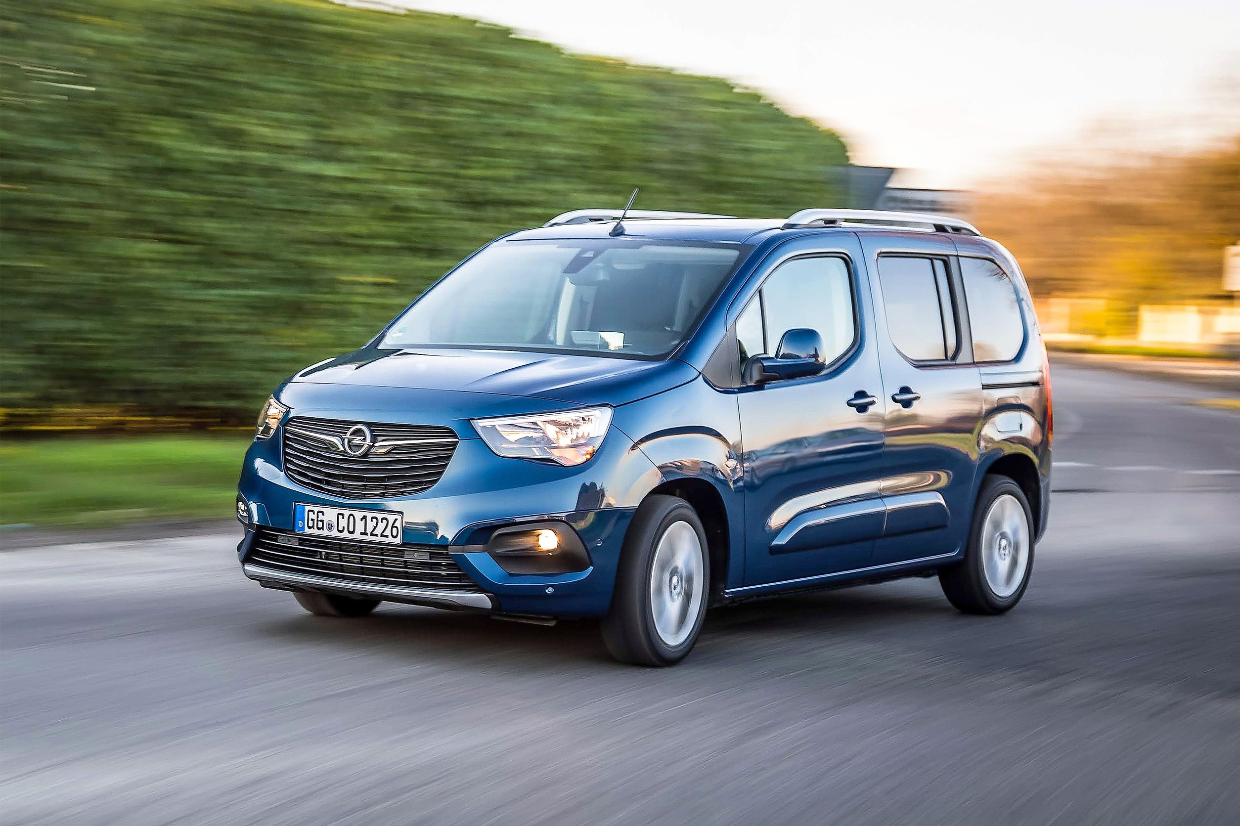 Opel Combo, Practical van, New combination, Motor automatic, 2510x1680 HD Desktop