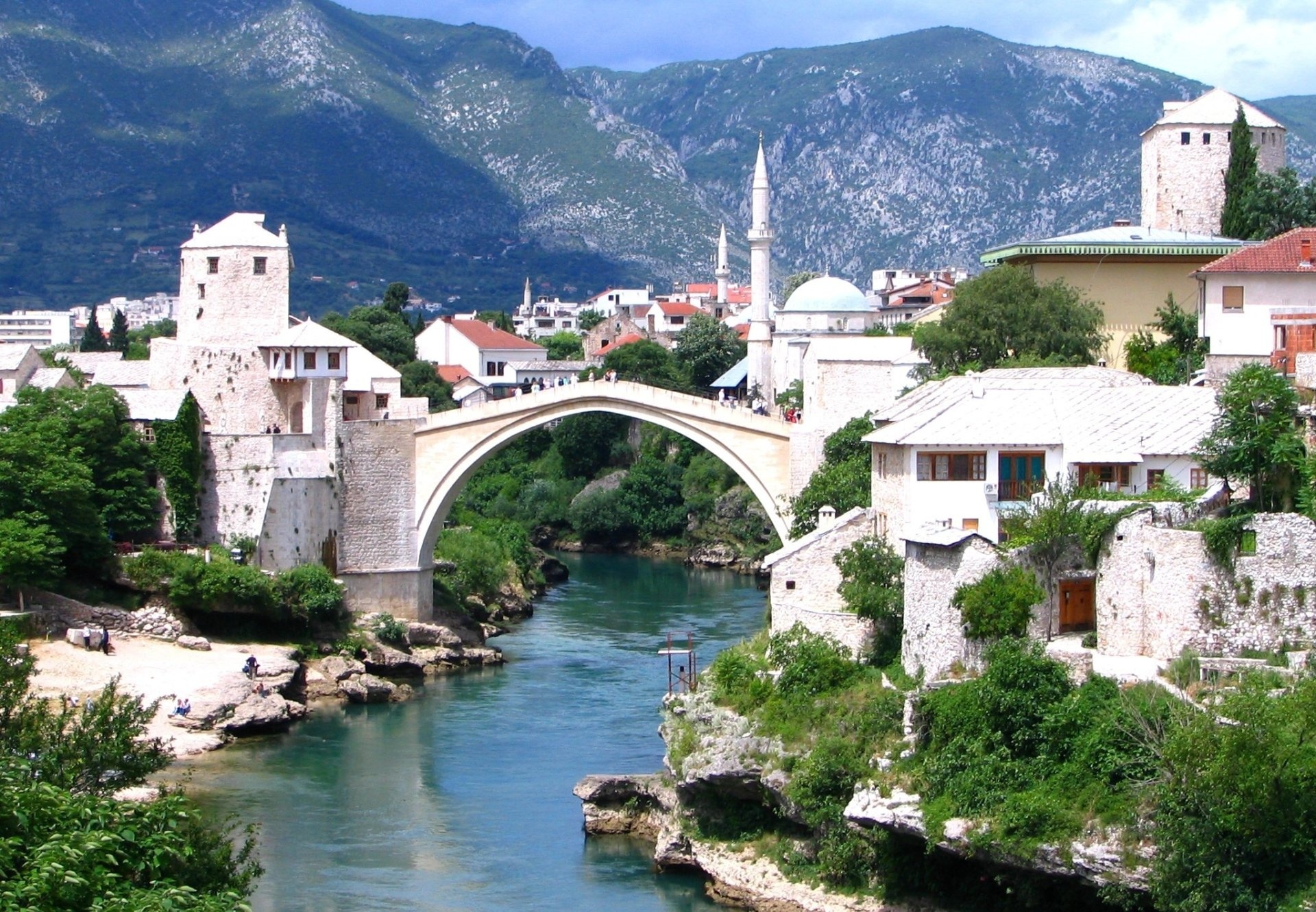 Mesmerizing images, Captivating views, Scenic beauty, Must-see landmarks, 1920x1330 HD Desktop
