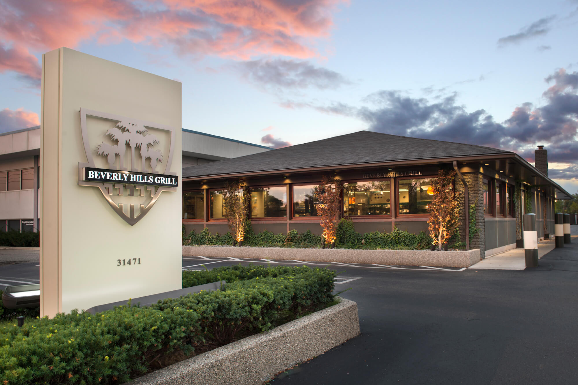 Beverly Hills, Beverly Hills Grill, Innovative inspiring culinary, Institution, 2000x1340 HD Desktop