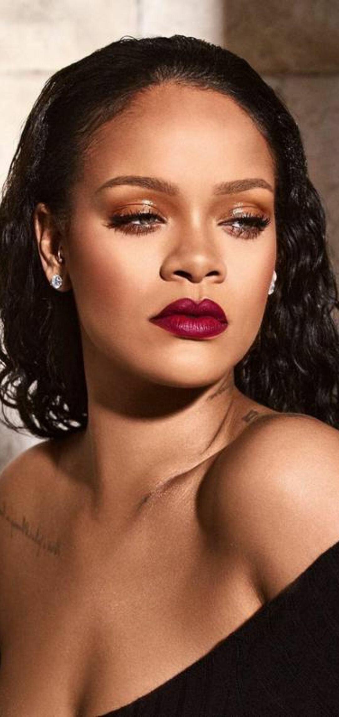 Rihanna, Iconic pop star, Fashion influencer, Global sensation, 1080x2280 HD Phone