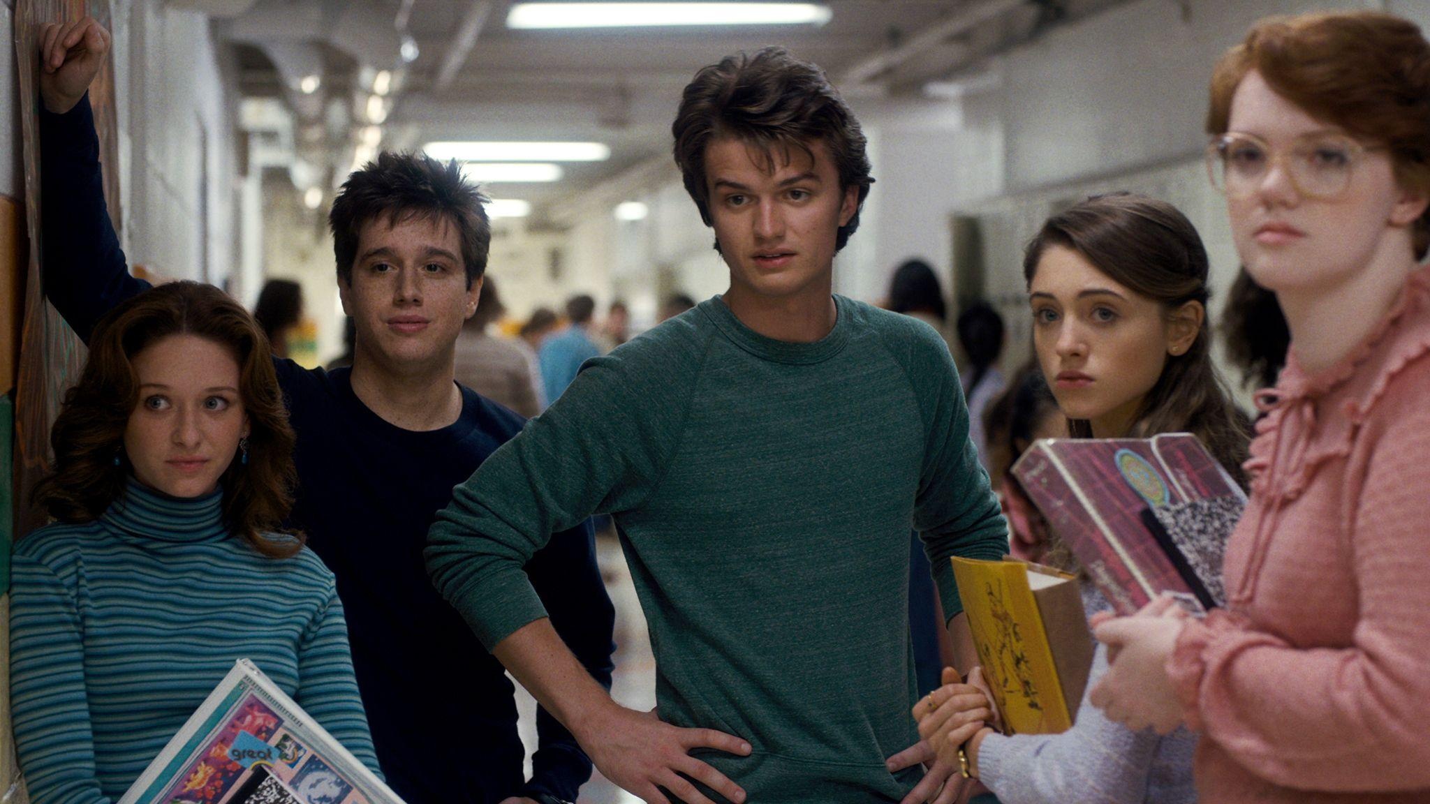 Joe Keery, High resolution wallpapers, 2050x1160 HD Desktop
