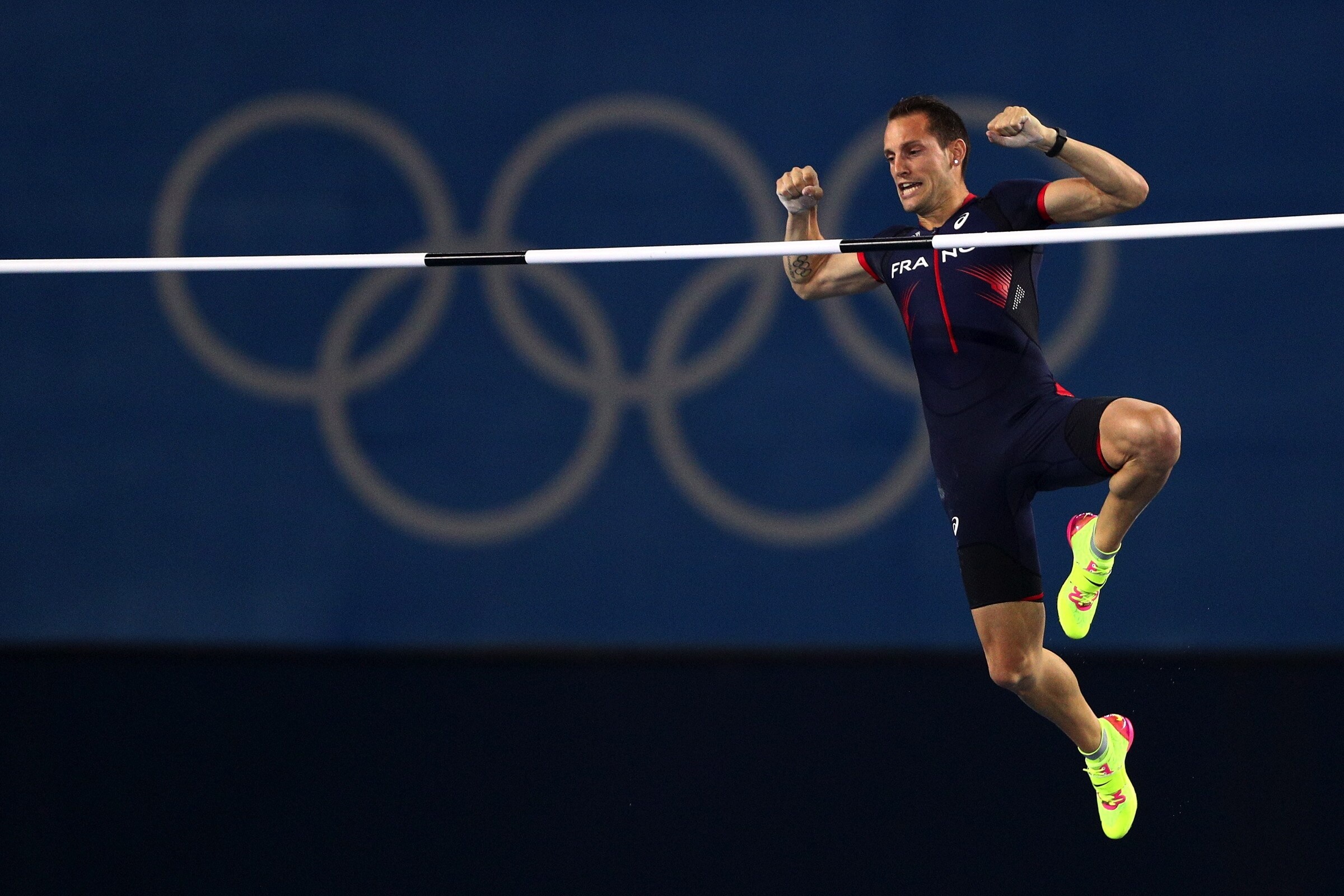 Renaud Lavillenie, Olympic glory, French sportsman, Athletics achievement, 2400x1600 HD Desktop