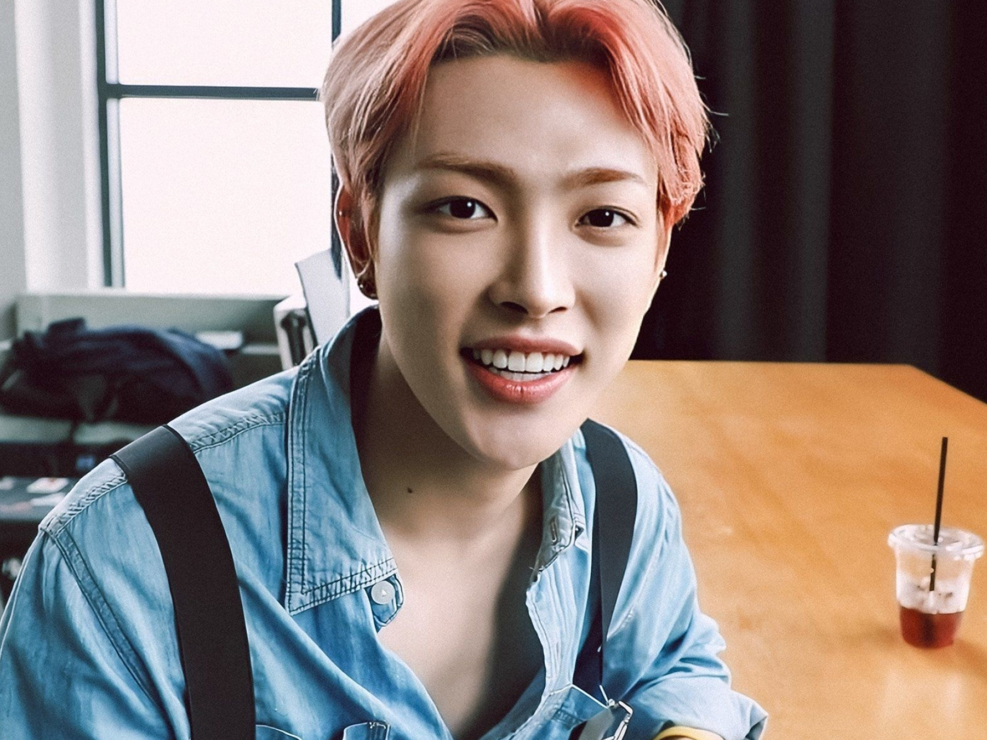 Hongjoong's artistry, Epiphany music video, Versatile musician, Creative genius, 1920x1440 HD Desktop