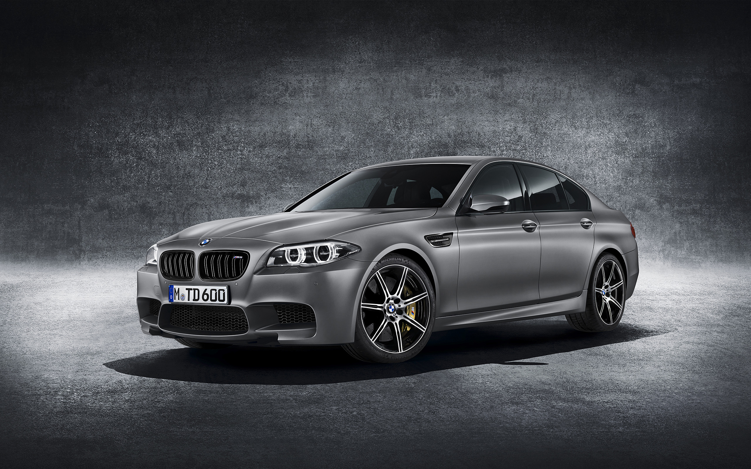 BMW M5 F10, M TD 600, dark textured studio, HD Desktop wallpaper
