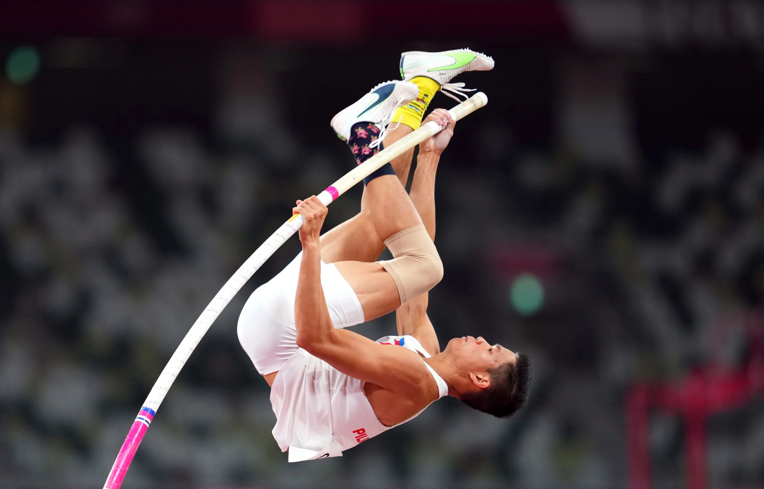 EJ Obiena, Top pole vault performers, World Athletics list, Inquirer Sports, 2560x1650 HD Desktop