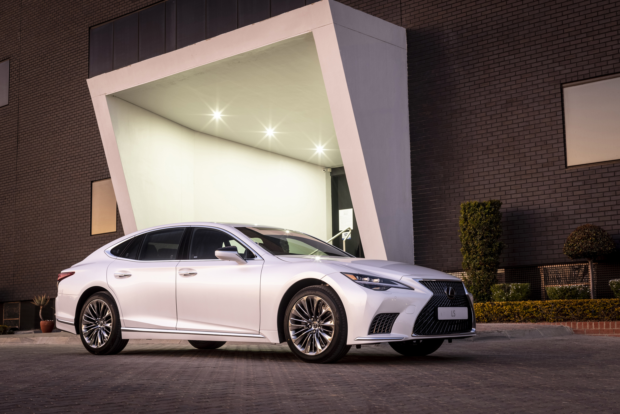 Lexus LS, 20 HD wallpapers, 2500x1670 HD Desktop