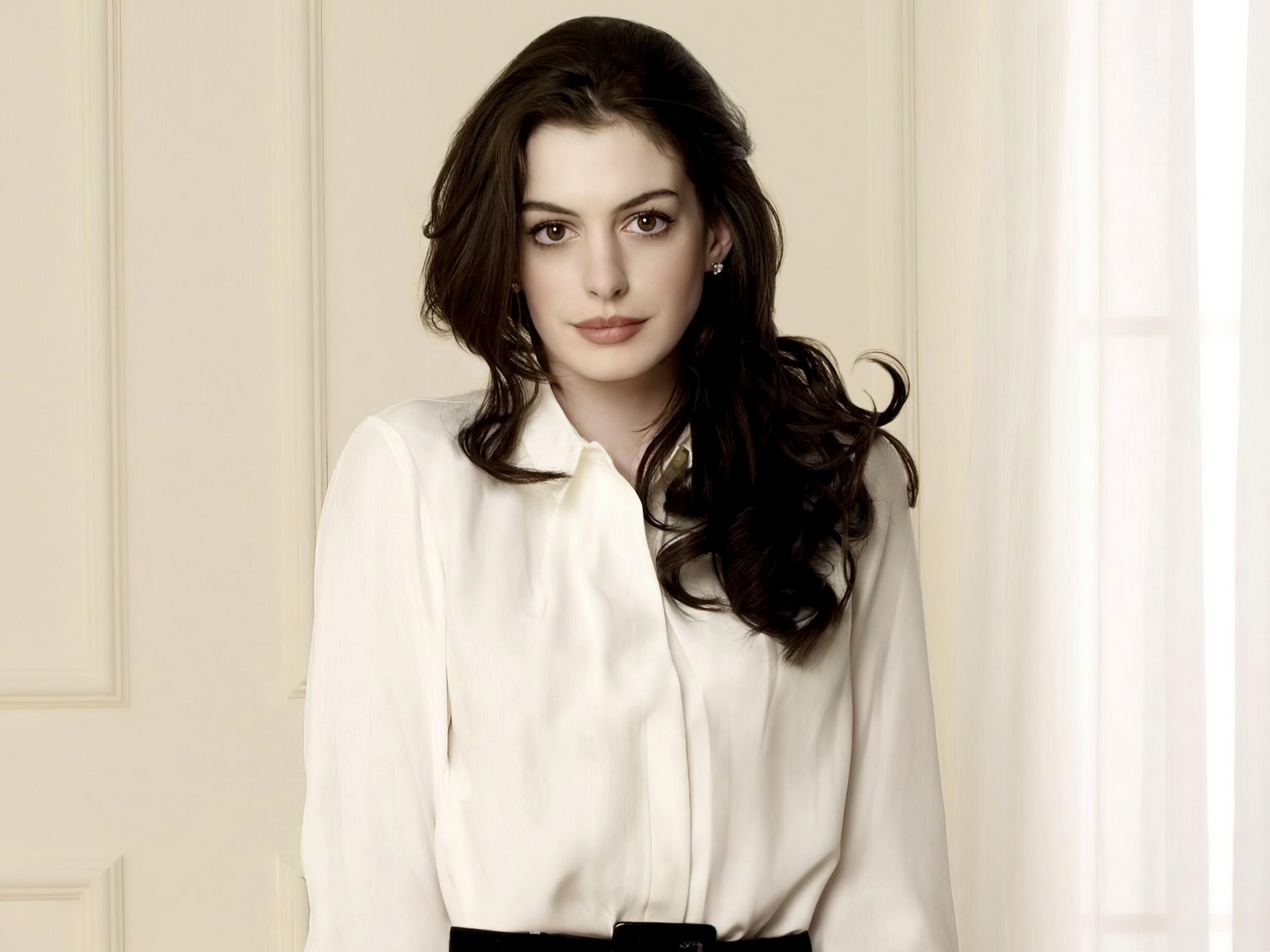 Anne Hathaway, white button-up blouse, wavy brunette hair, HD Desktop wallpaper