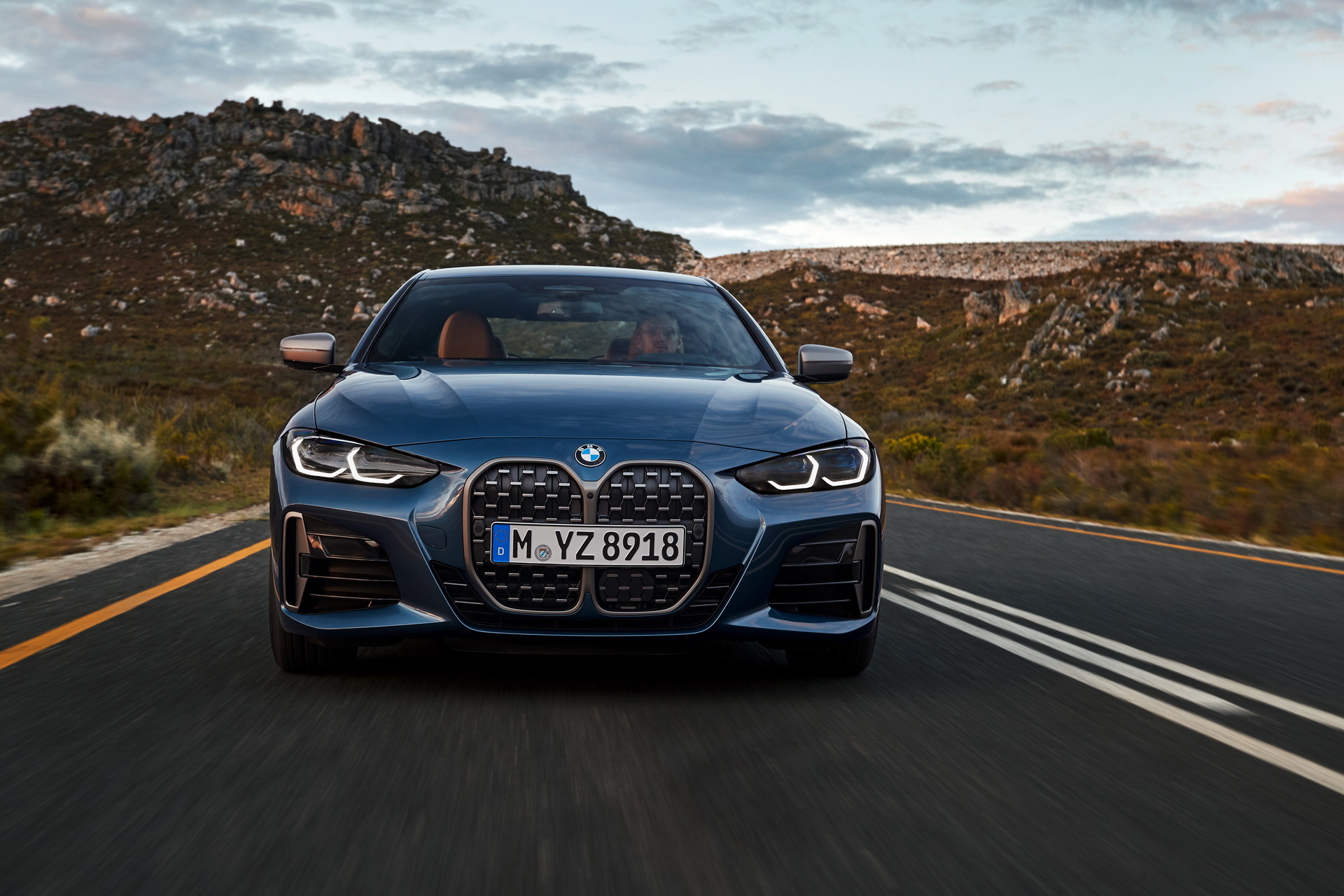 2021 BMW 4 Series coupe, Bold face, Dynamic body, 1920x1280 HD Desktop
