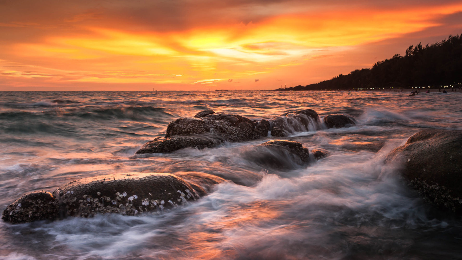 Sunset, Lan Hin Khaw Beach, Rayong, 1920x1080 Full HD Desktop