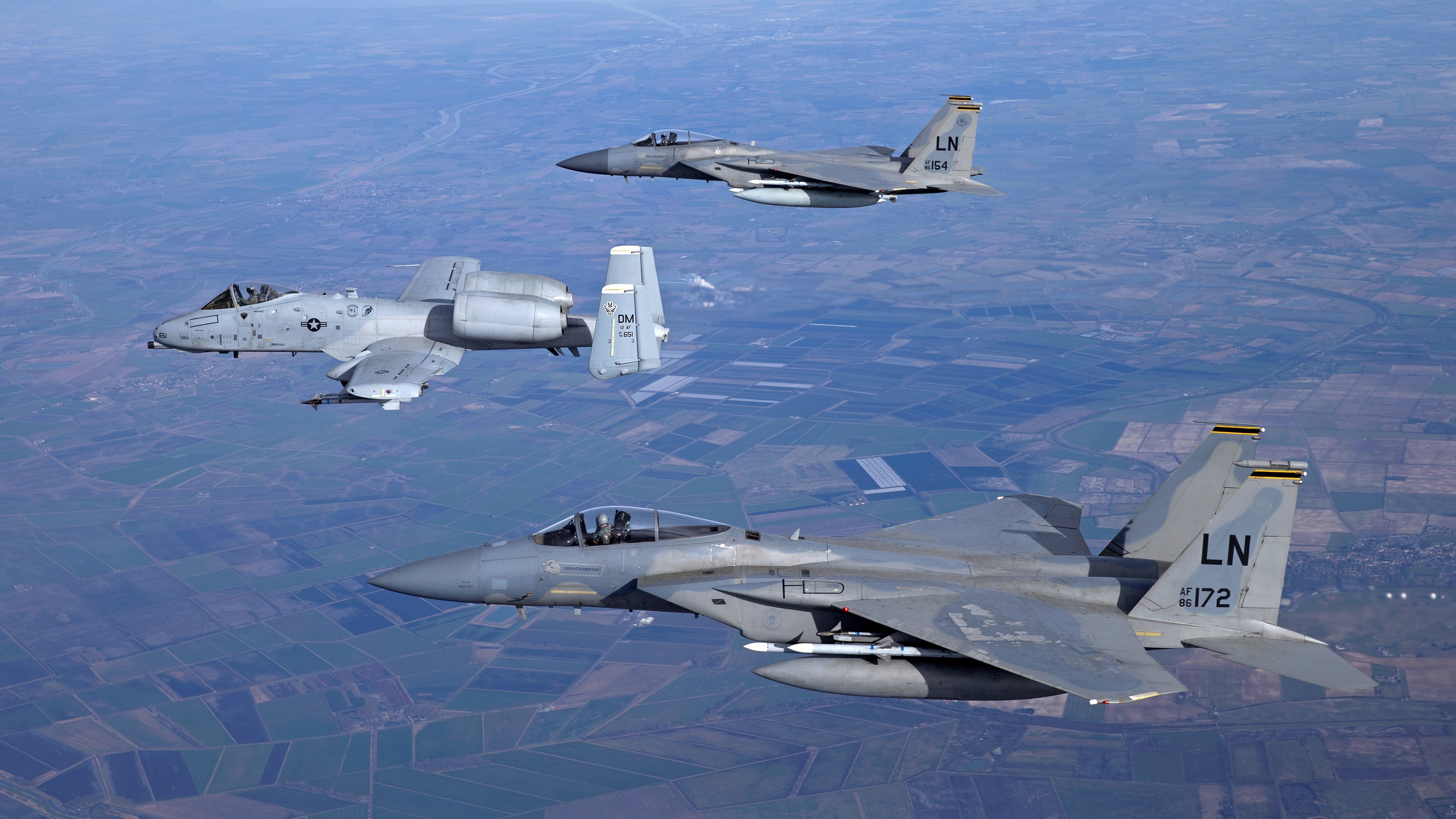 Thunderbolt II 15 Eagle, Aerial propulsion, Fighter aircraft, Modern warfare, Display of power, 3840x2160 4K Desktop