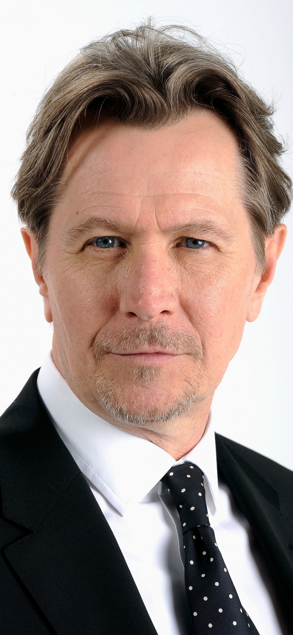 Gary Oldman, Iconic photo of the actor, High-resolution image, Desktop and mobile backgrounds, 1130x2440 HD Phone