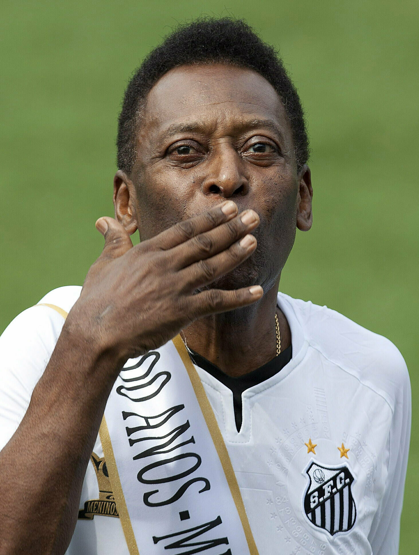 Pele, Footballing genius, 75th birthday tribute, Sporting icon, 1470x1940 HD Phone