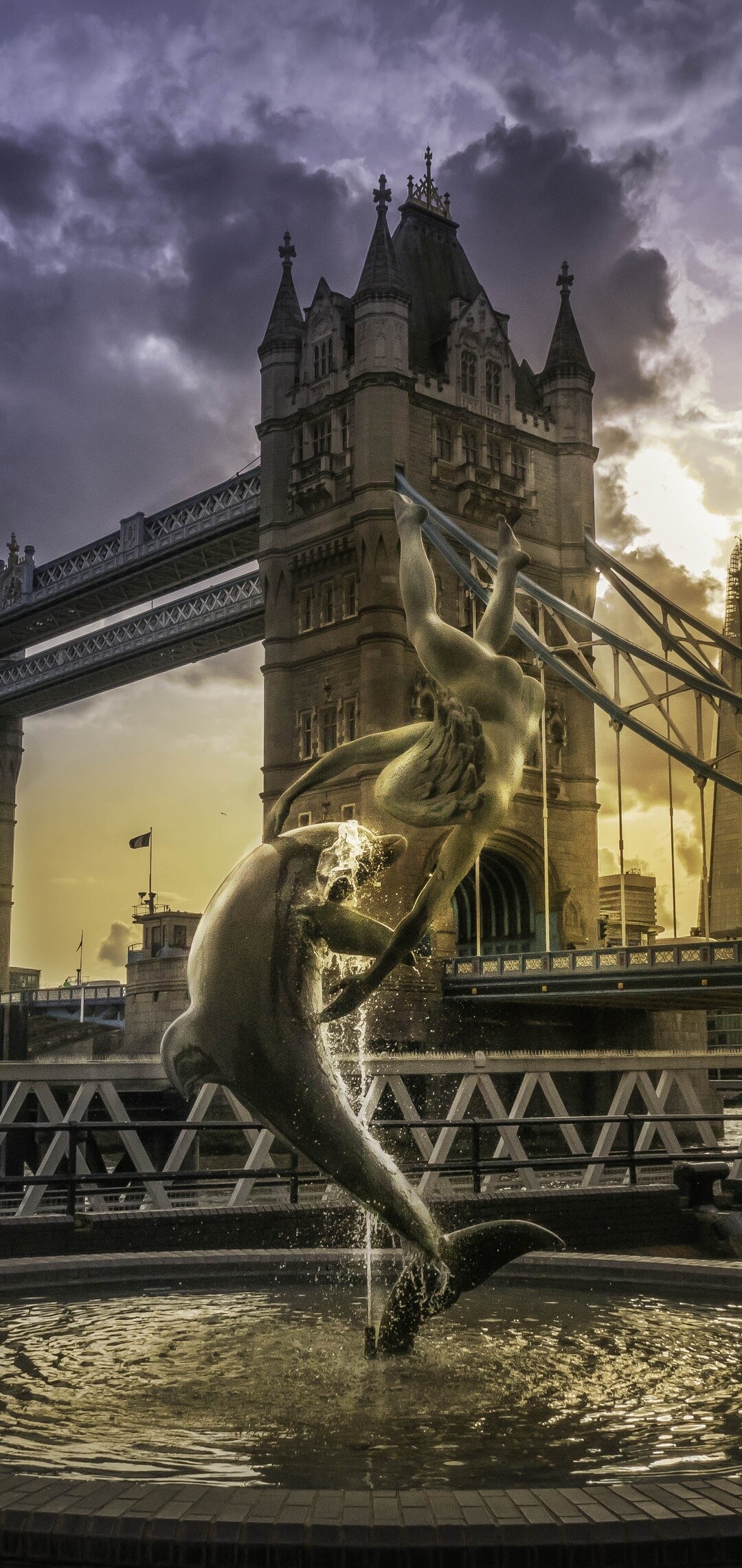 London Bridge Travels, Architectural marvel, Stunning photography, Urban beauty, 1080x2280 HD Phone