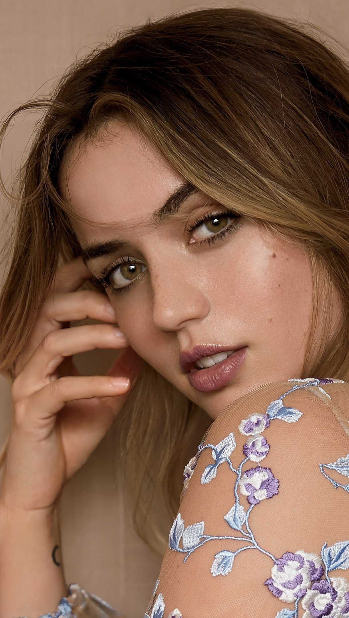 Ana de Armas, Mesmerizing actress, Stunning phone wallpaper, Celebrity charm, 1220x2160 HD Phone