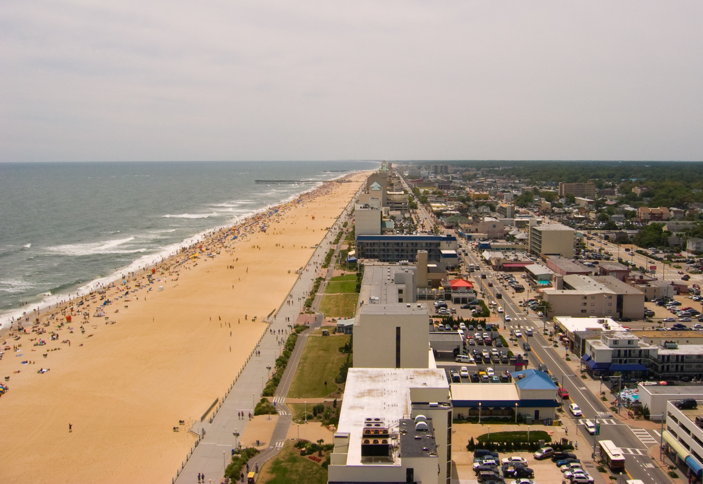 Virginia Beach, Rock n roll marathon, Running enthusiasts, High-energy event, 2250x1550 HD Desktop