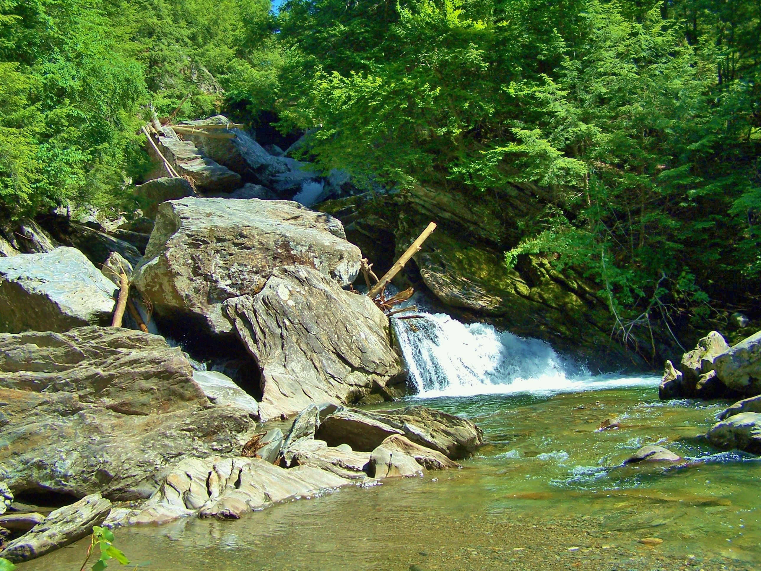 Hiking in Jeffersonville, Outdoor adventures in Vermont, 2580x1940 HD Desktop