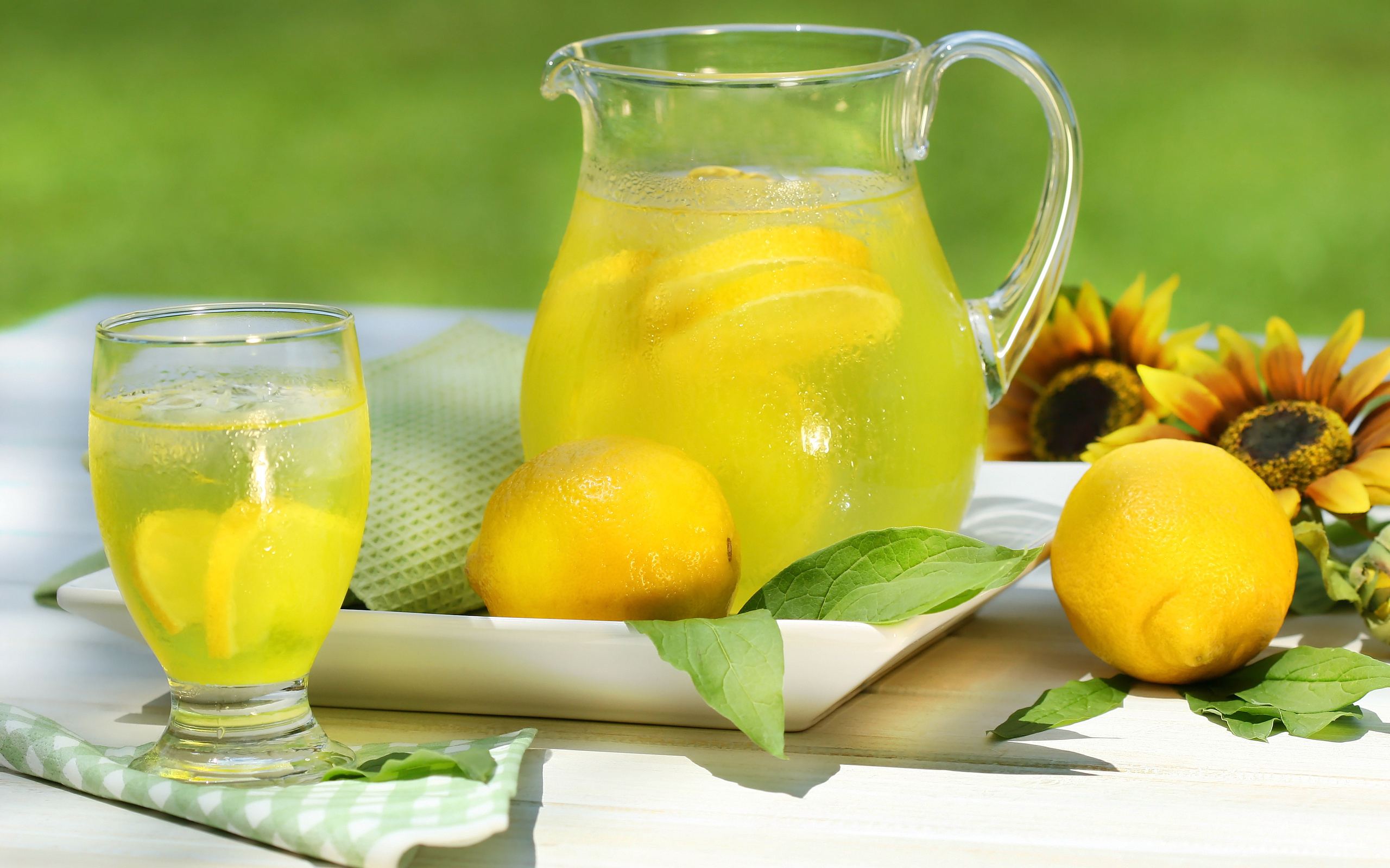 High definition image, Lemonade wallpaper, High quality, Eye-catching design, 2560x1600 HD Desktop