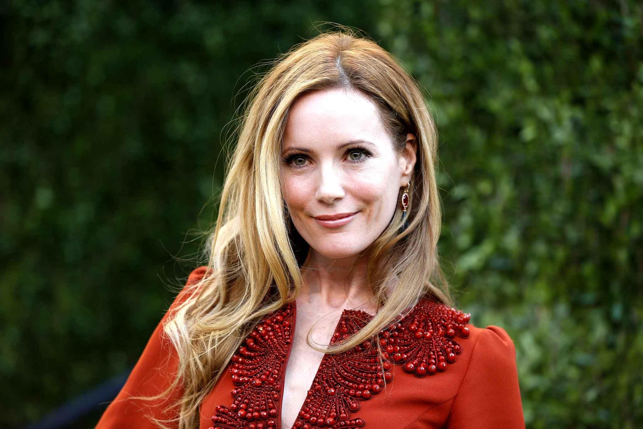 Leslie Mann, Gorgeous wallpaper, Stunning actress, HD quality, 2050x1370 HD Desktop