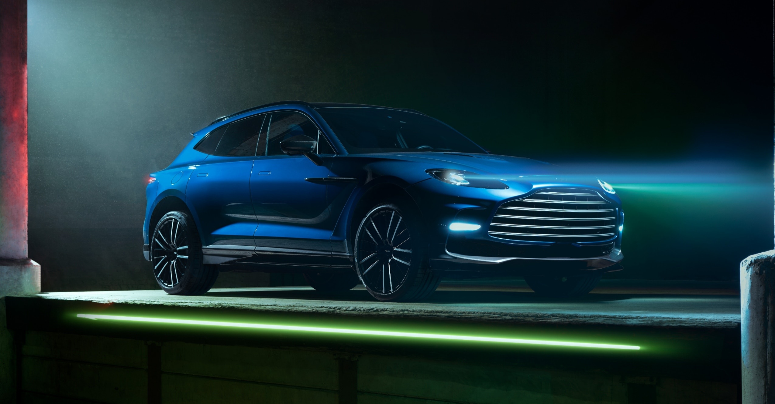 Aston Martin DBX707, Fastest SUV, Powerful Performance, Luxury Vehicle, SUV, 2550x1340 HD Desktop