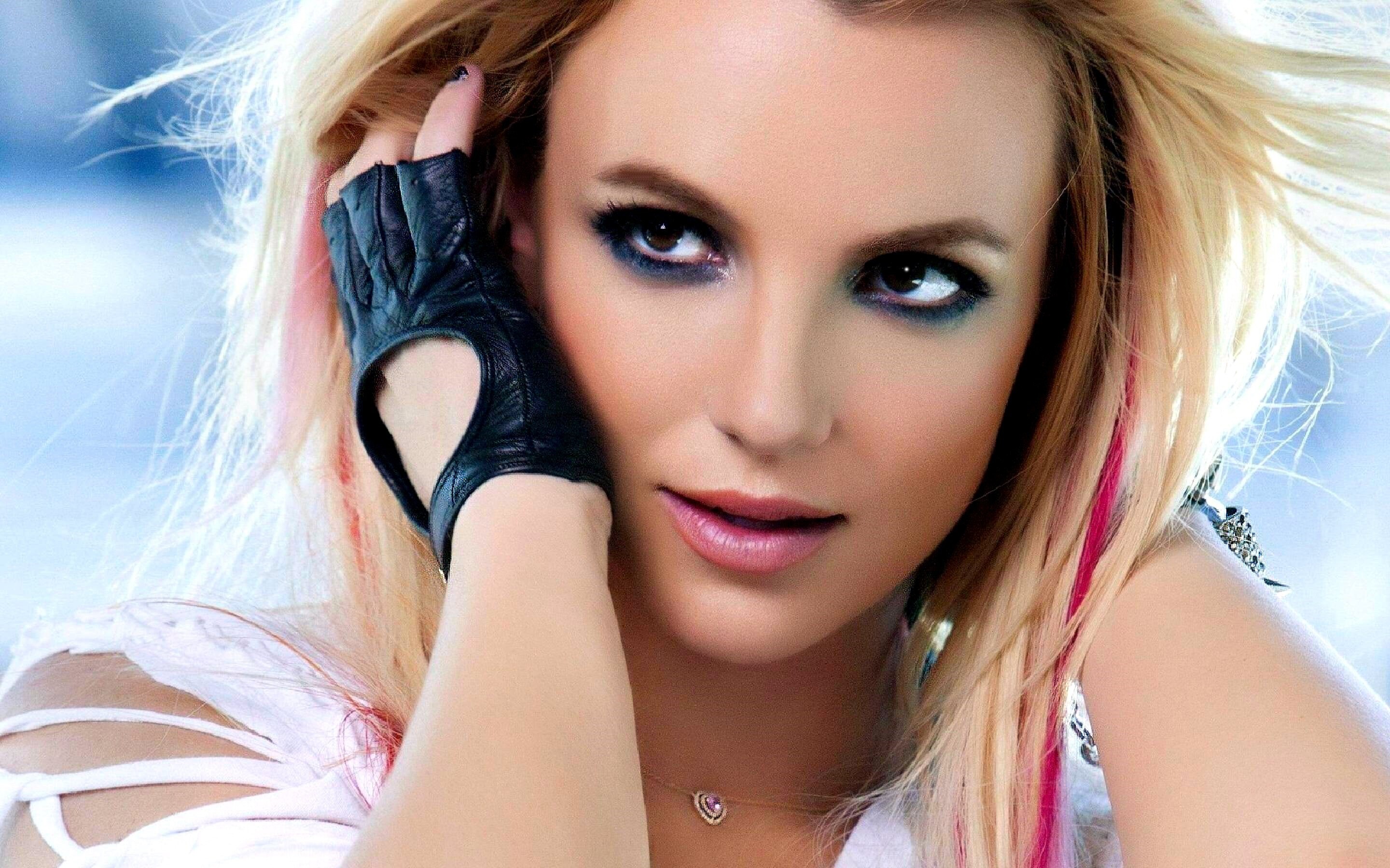 Britney Spears wallpaper, Desktop wallpapers HD, 2880x1800 HD Desktop