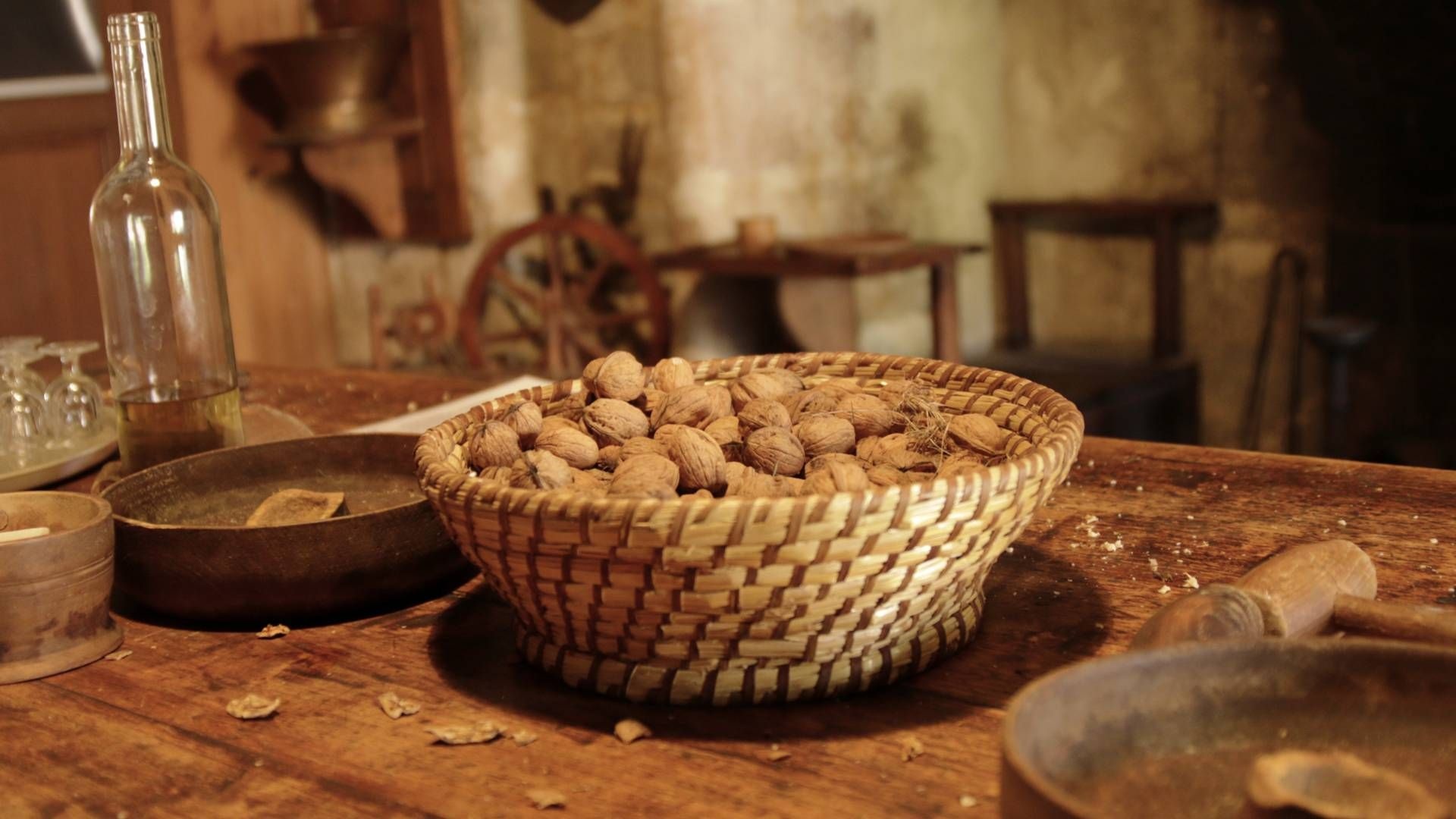 Walnuts, Fresh and delectable, Yummy food, Quality ingredient, 1920x1080 Full HD Desktop