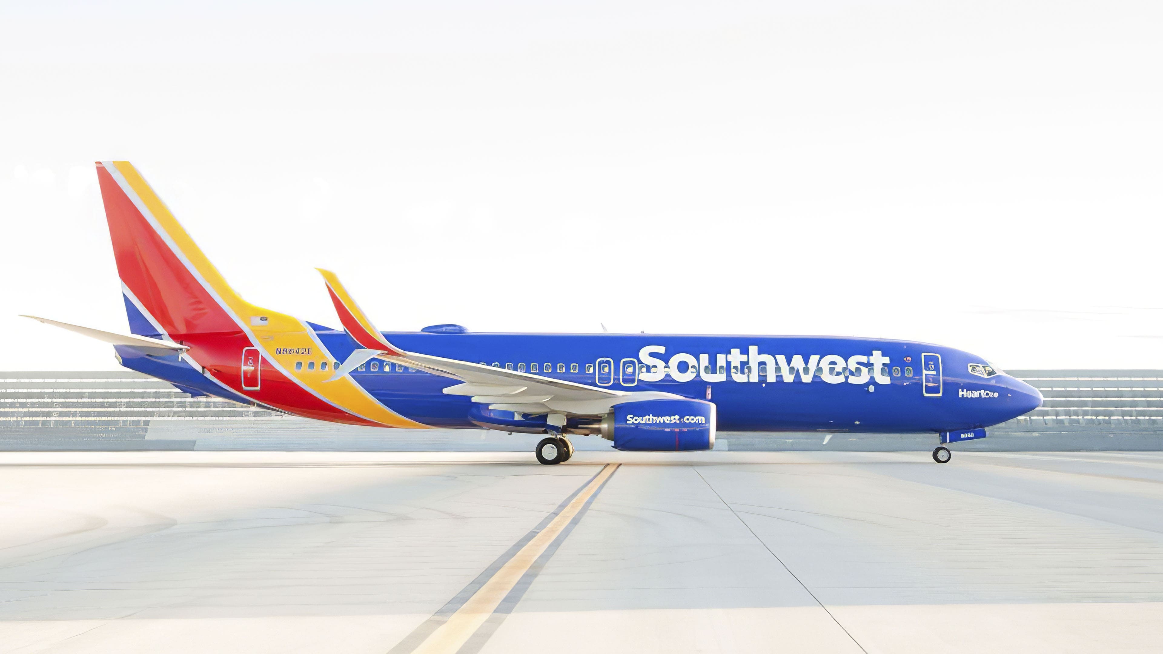 Southwest Airlines, Logo meaning, Historical significance, PNG format, 3840x2160 4K Desktop