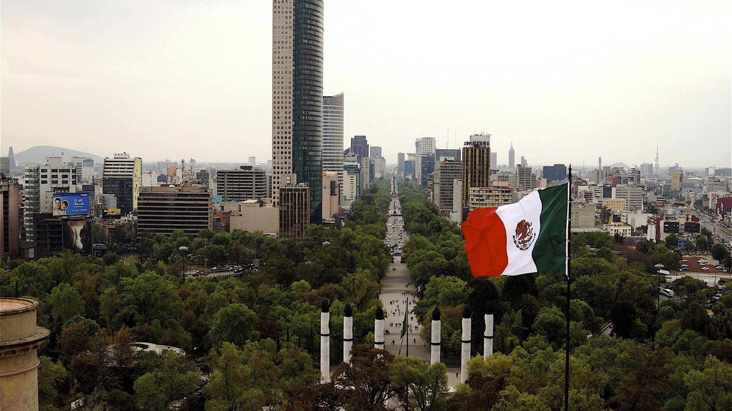 Paseo de la Reforma, Mexico City Skyline Wallpaper, 2560x1440 HD Desktop