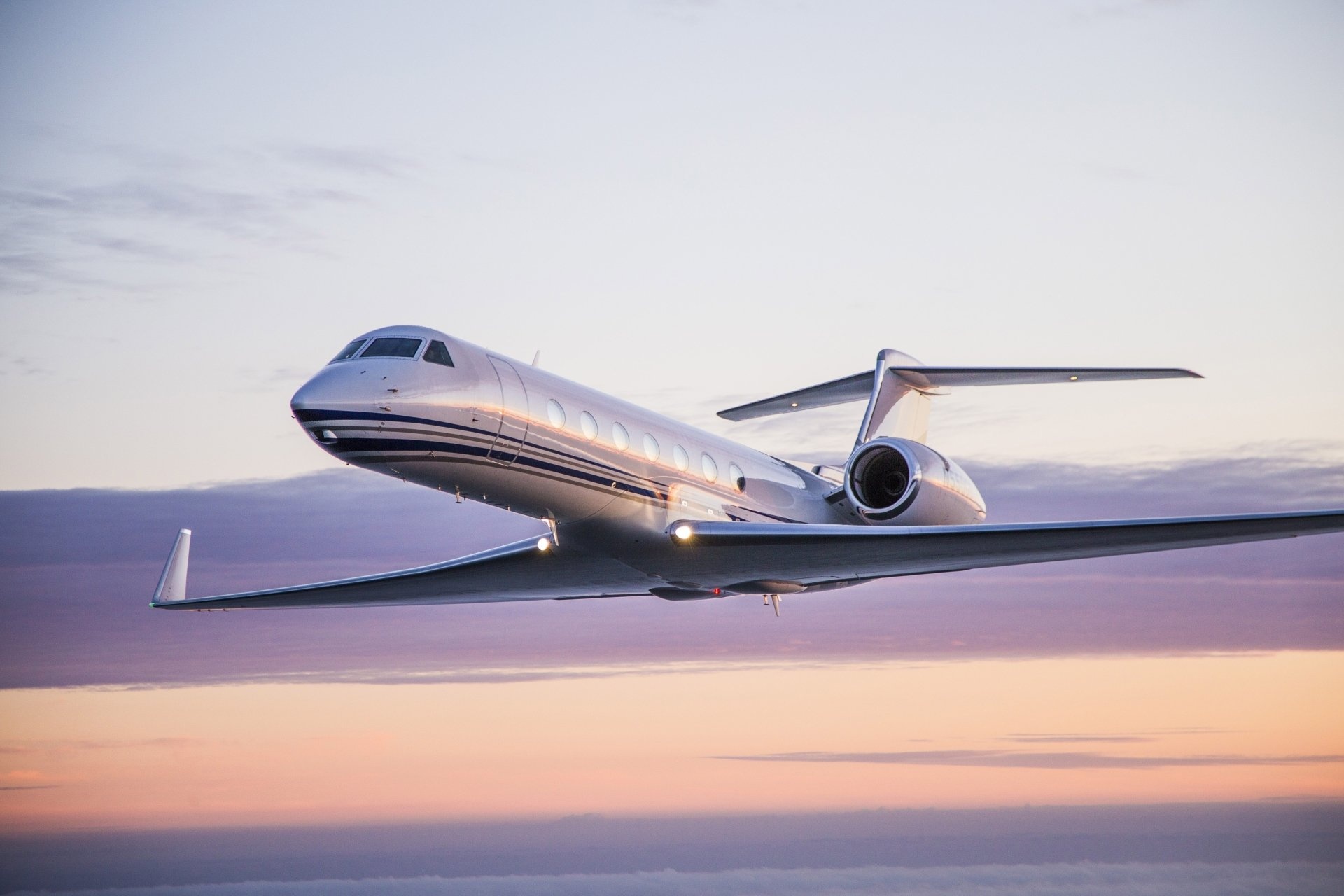 Gulfstream G650 business jet, Air-to-air aircraft banking, Pastel twilight sky, HD Desktop wallpaper