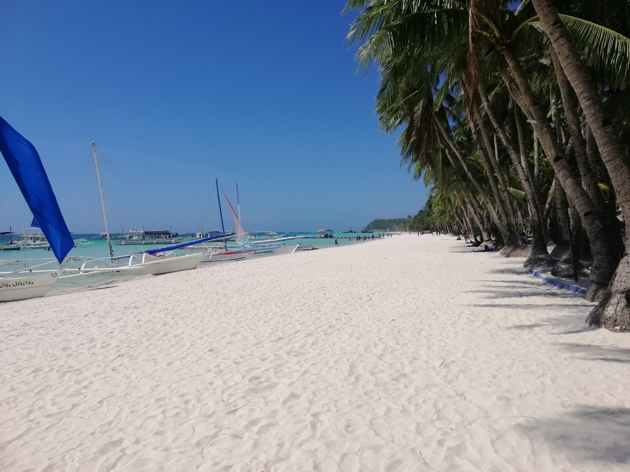 World famous Boracay, Local opposition, Global voices, Casino controversy, 2050x1540 HD Desktop