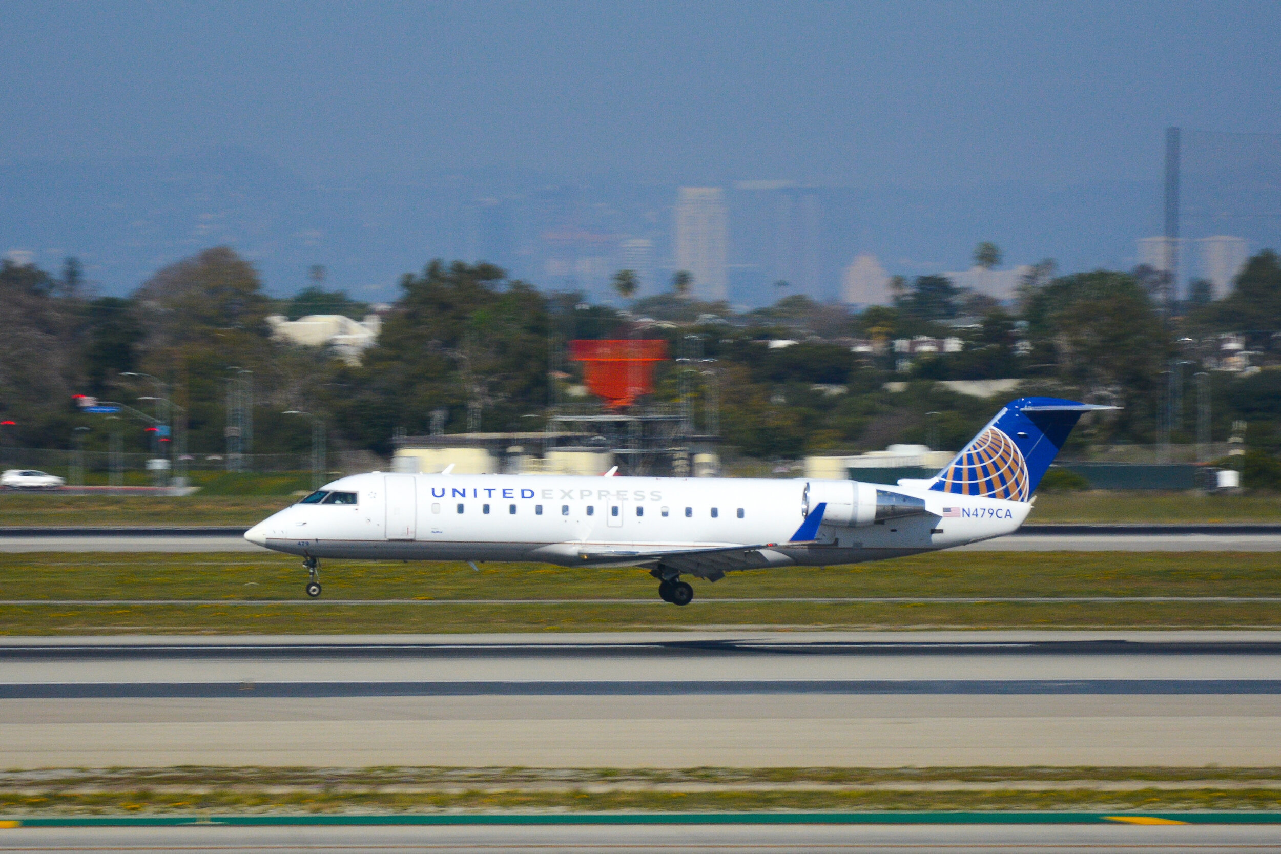 Bombardier CRJ 200, Travels, United Express, Officer Wayfinder, 2500x1670 HD Desktop