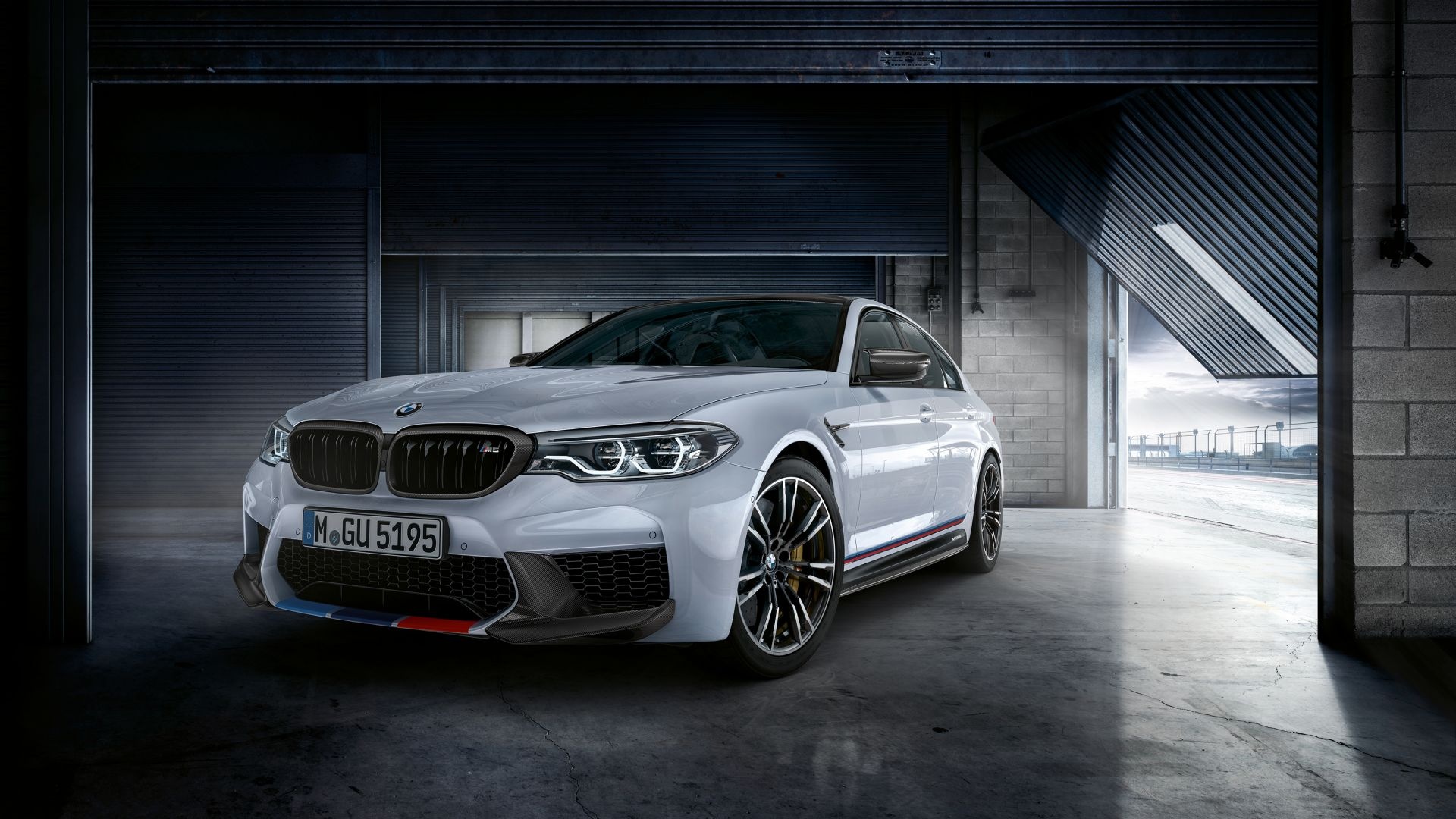 BMW M5 F90, M GU 5195, industrial garage, Full HD Desktop wallpaper