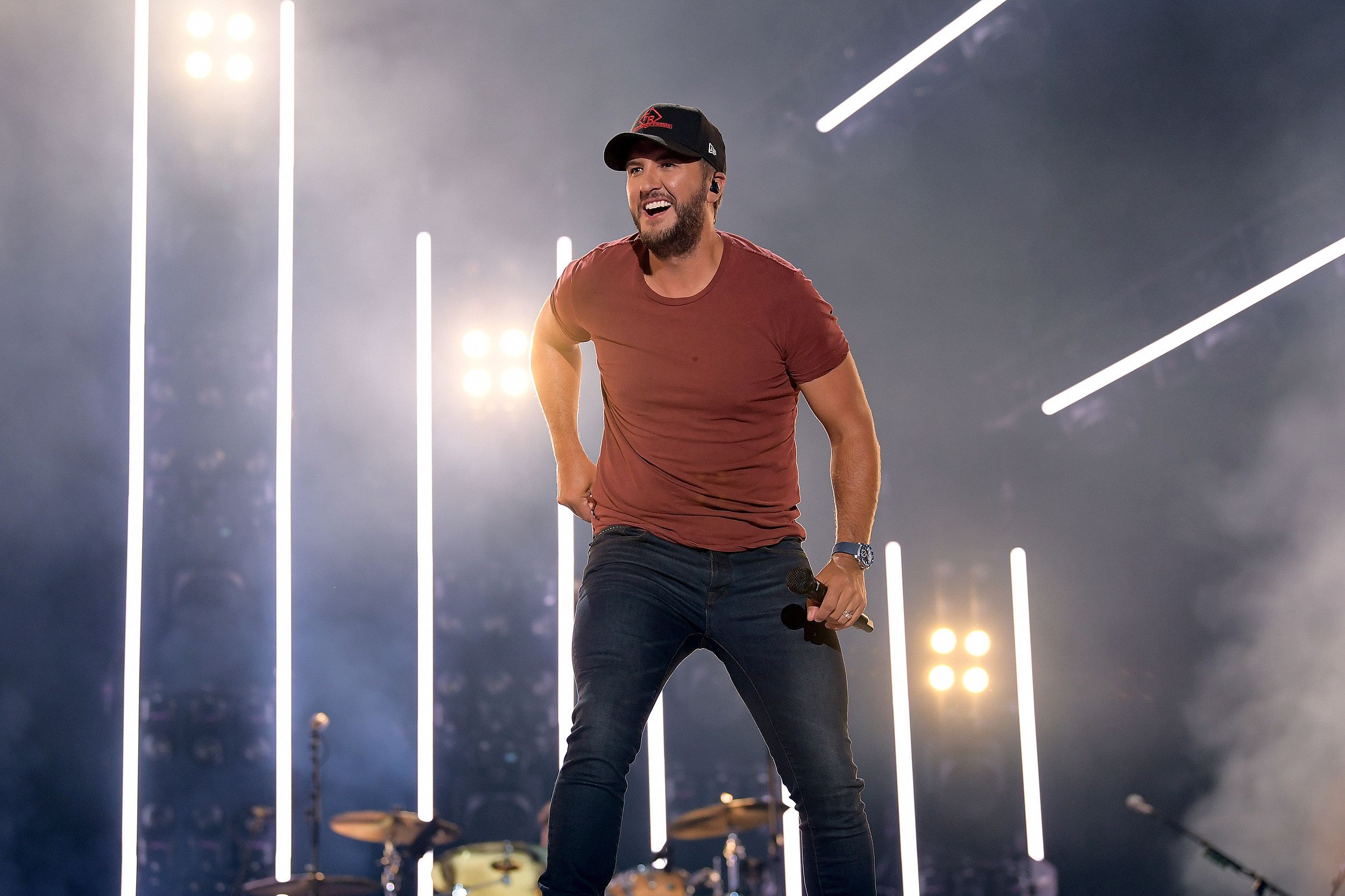 Luke Bryan music, Support female artists, Country music, 2500x1670 HD Desktop