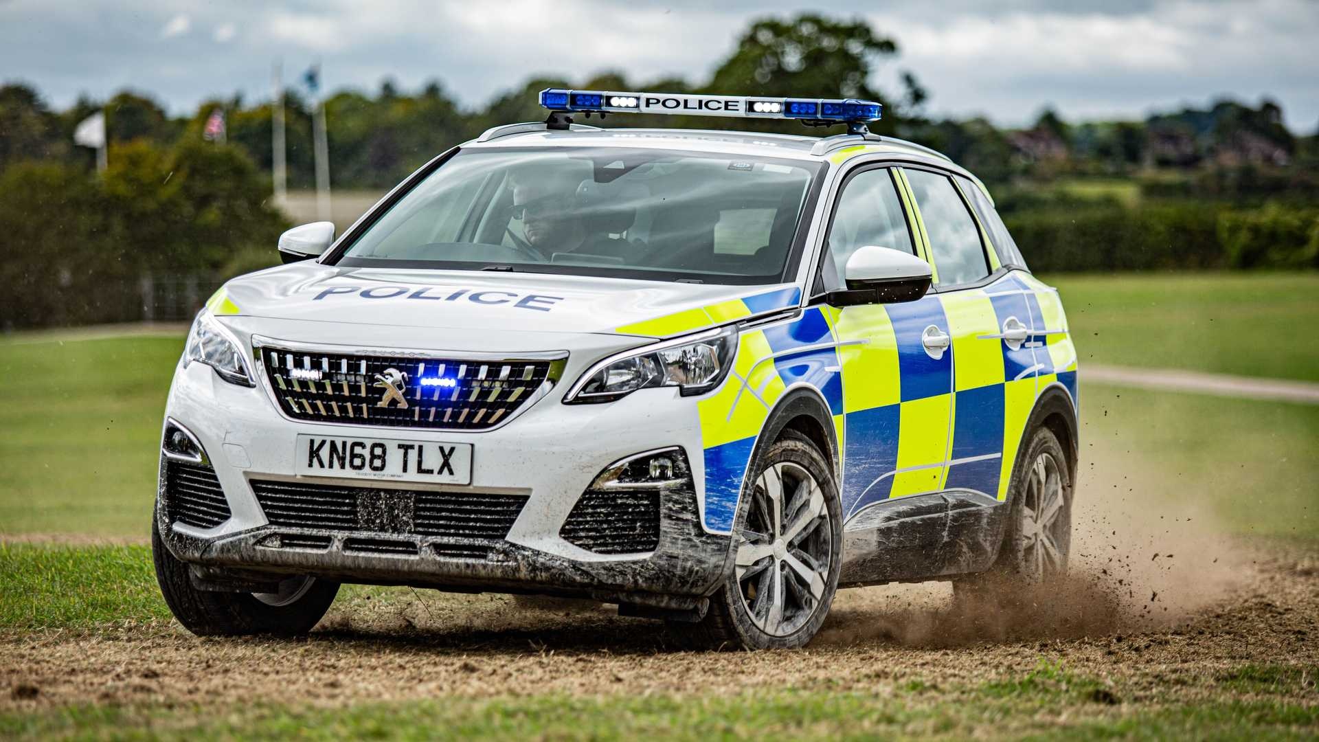 Peugeot 3008 police car, Battenburg livery, Emergency lightbar, Full HD Desktop wallpaper