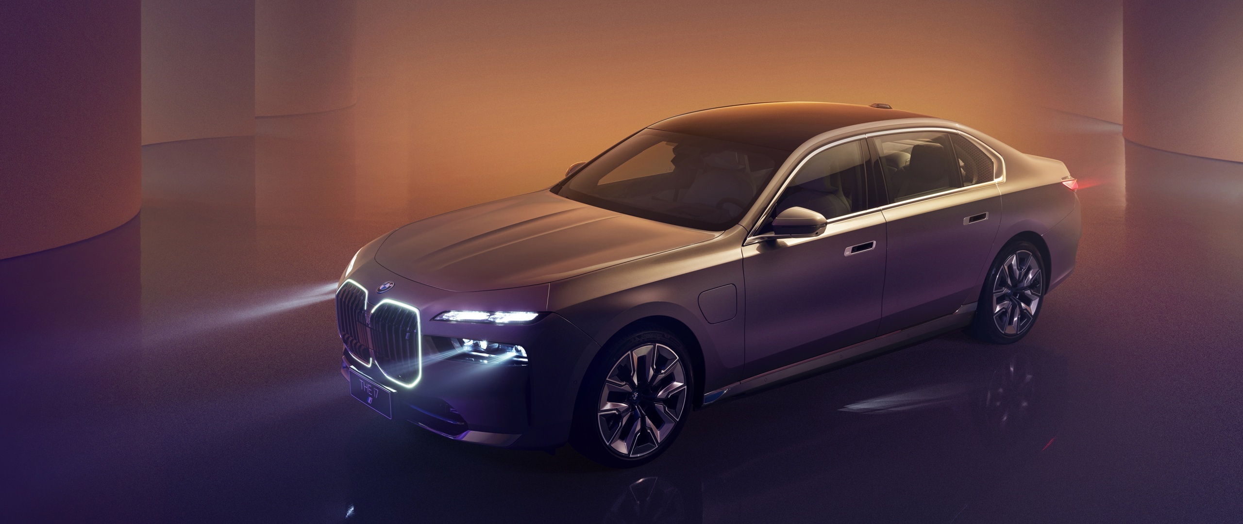 BMW i7, xDrive60L, Electric Vehicle, 2022, Luxury Market, 2560x1080 Dual Screen Desktop