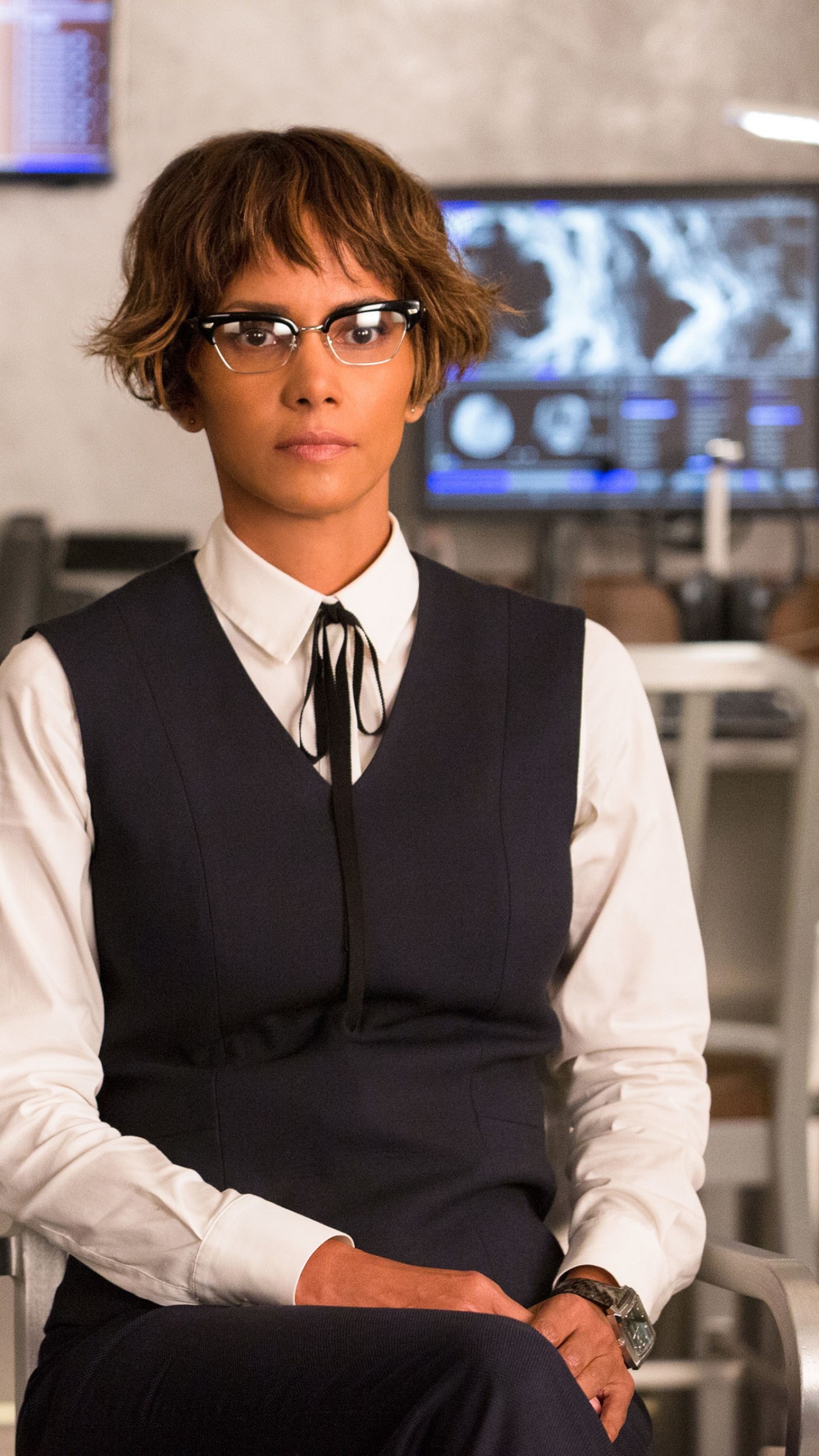 Kingsman: The Golden Circle, Halle Berry Wallpaper, 1440x2560 HD Phone