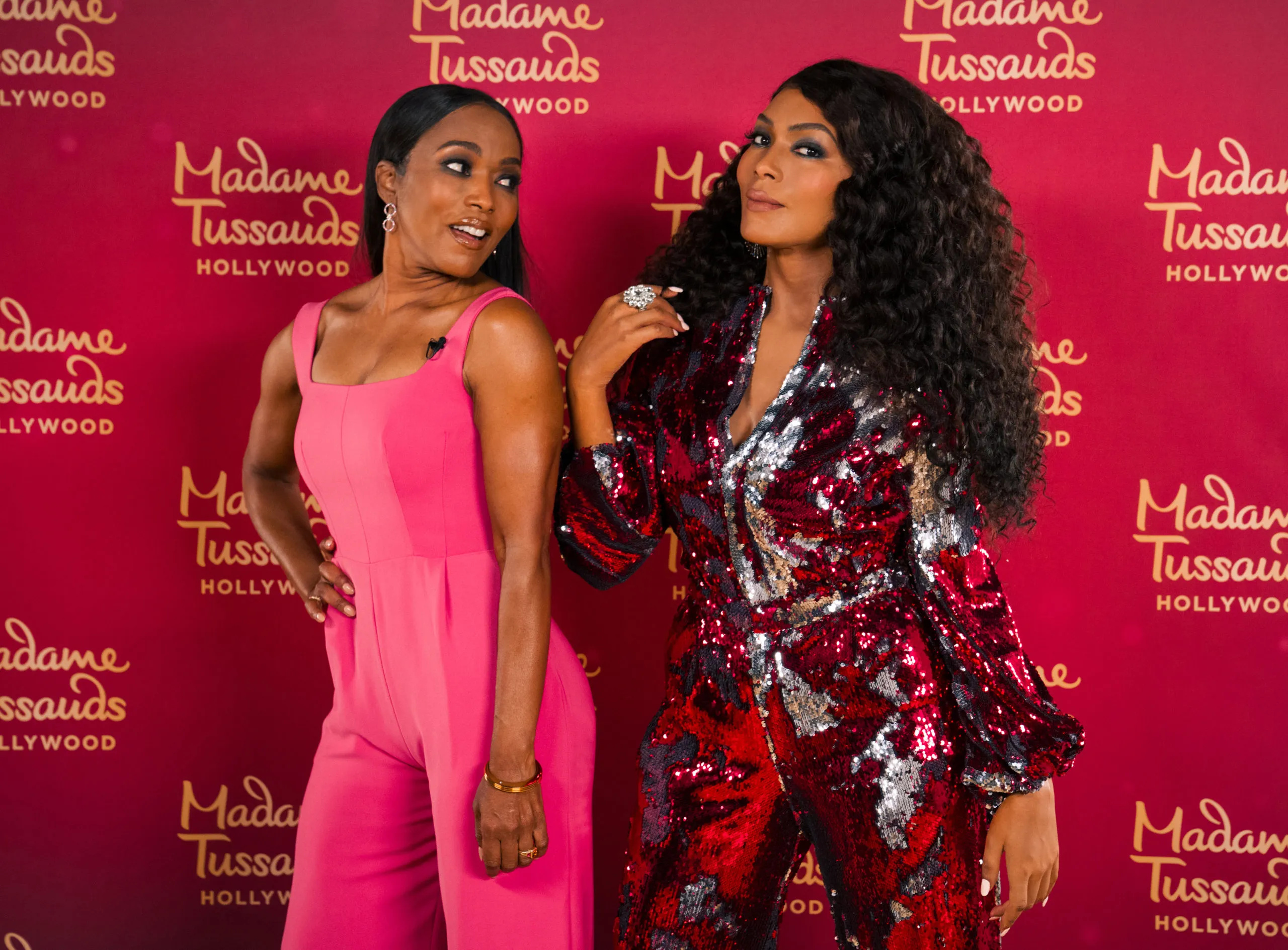 Madame Tussauds wax figure, Angela Bassett Wallpaper, 2560x1890 HD Desktop