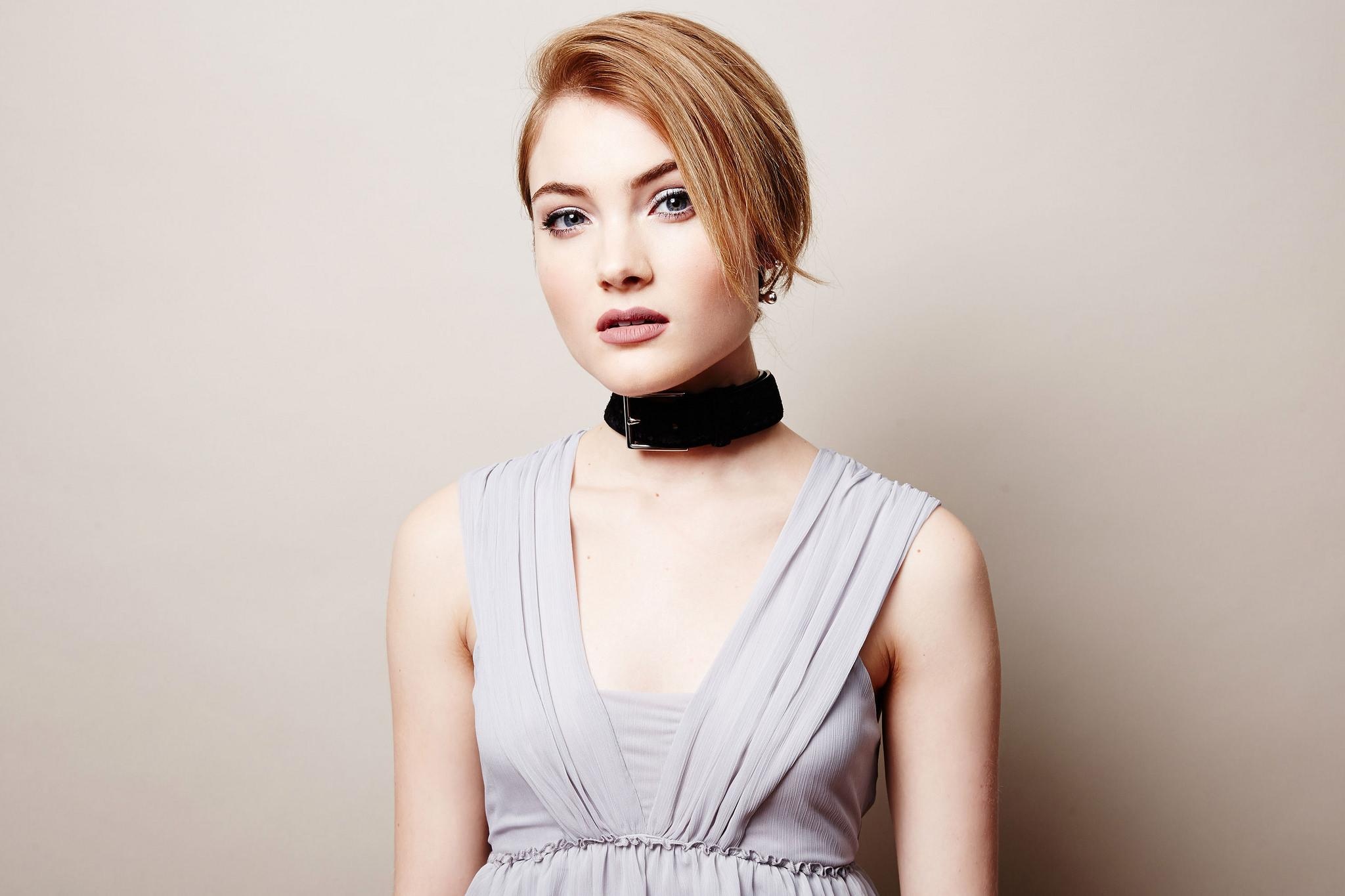 Skyler Samuels, Choker Wallpaper, 2050x1370 HD Desktop