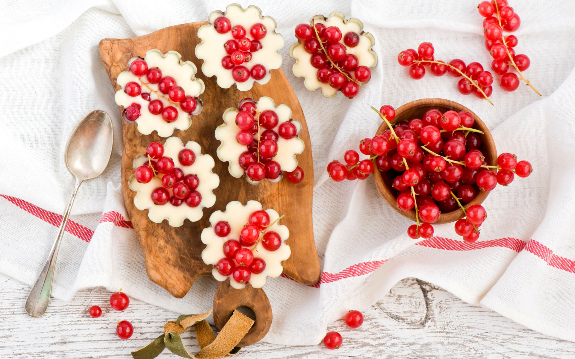 Red currant, Dessert wallpaper, Widescreen desktop, 1920x1200 HD Desktop