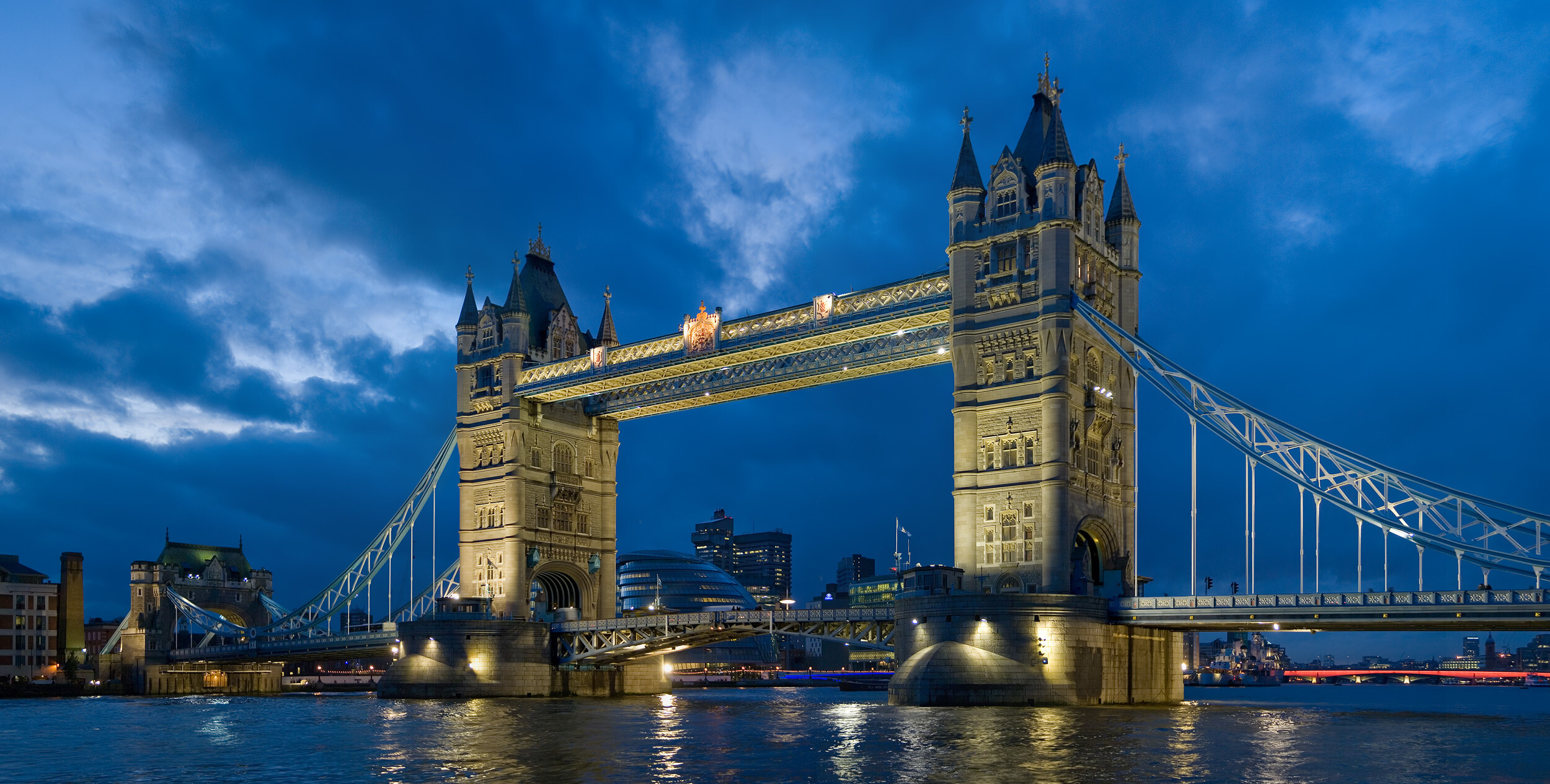 London Bridge, Historical site, Architecture, Scenic view, 2500x1270 HD Desktop