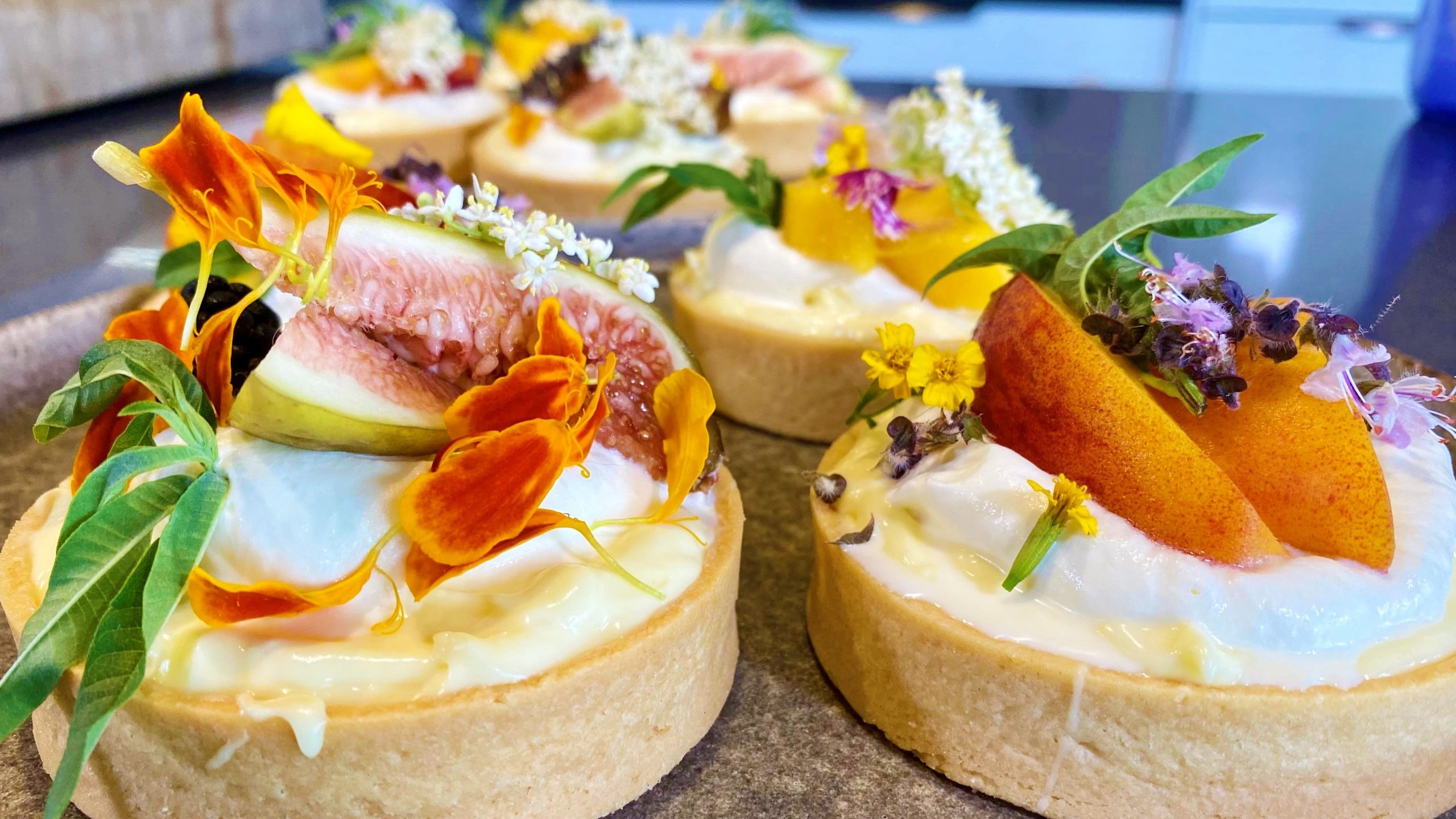 White chocolate tart, Lemon verbena, Summer fruit, Delicious dessert, 2560x1440 HD Desktop