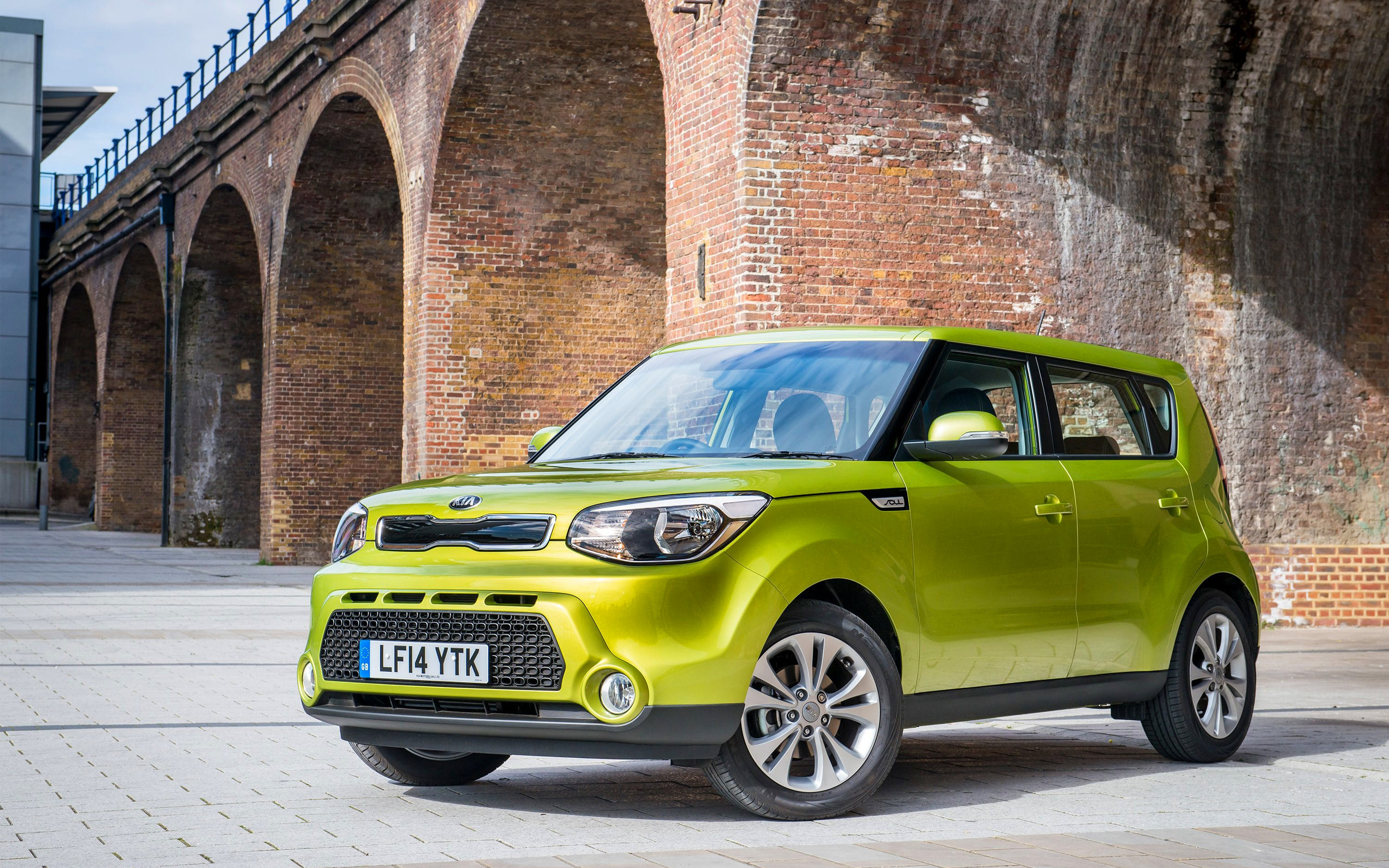 Kia Soul, Green Soul, Korean cars, High-quality pictures, 2880x1800 HD Desktop