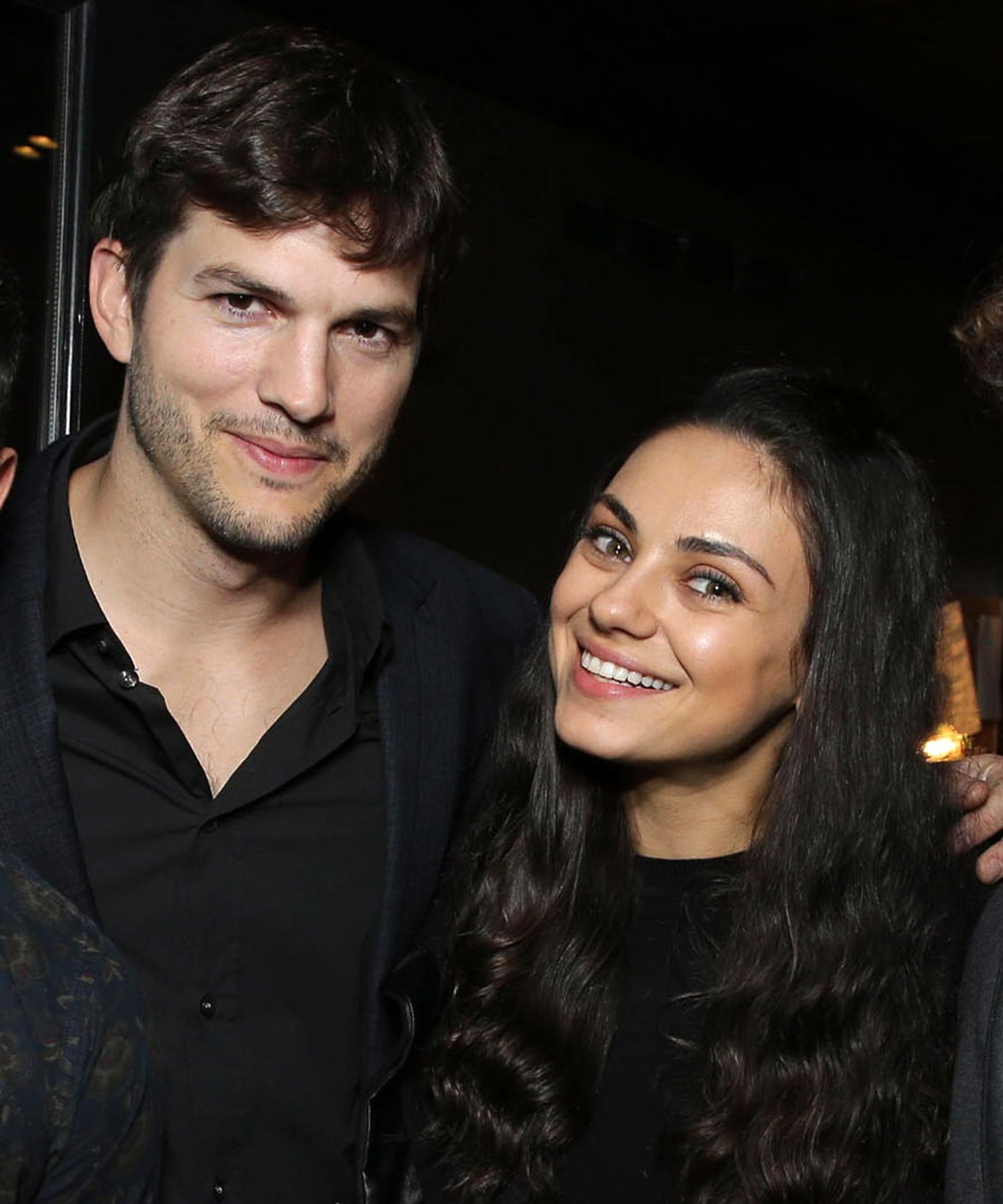 Ashton Kutcher, Mila Kunis, Real Housewives, Celebrity reaction, 2000x2400 HD Phone