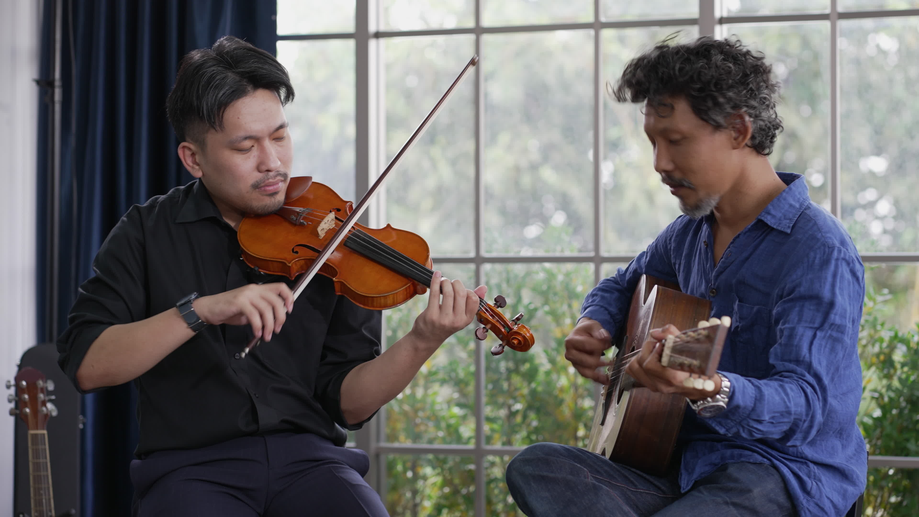 Two Asian musicians, Playing violin and guitar, Studio performance, Musical harmony, 3840x2160 4K Desktop