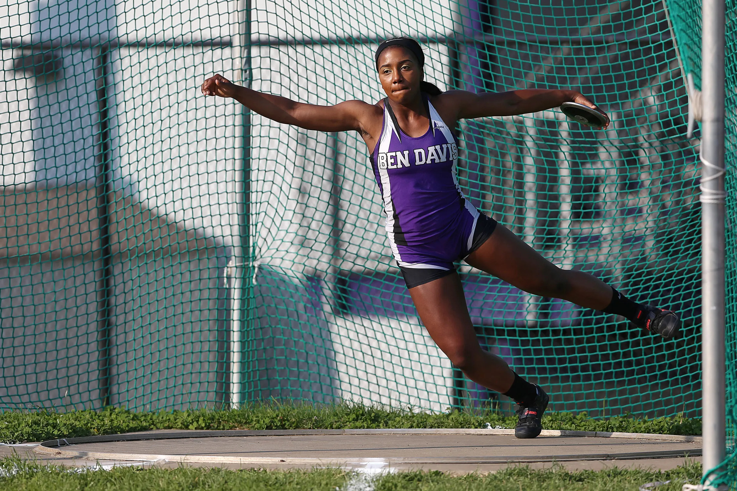 Girls track and field, Regionals at Ben Davis High School, Discus throw event, 2400x1600 HD Desktop