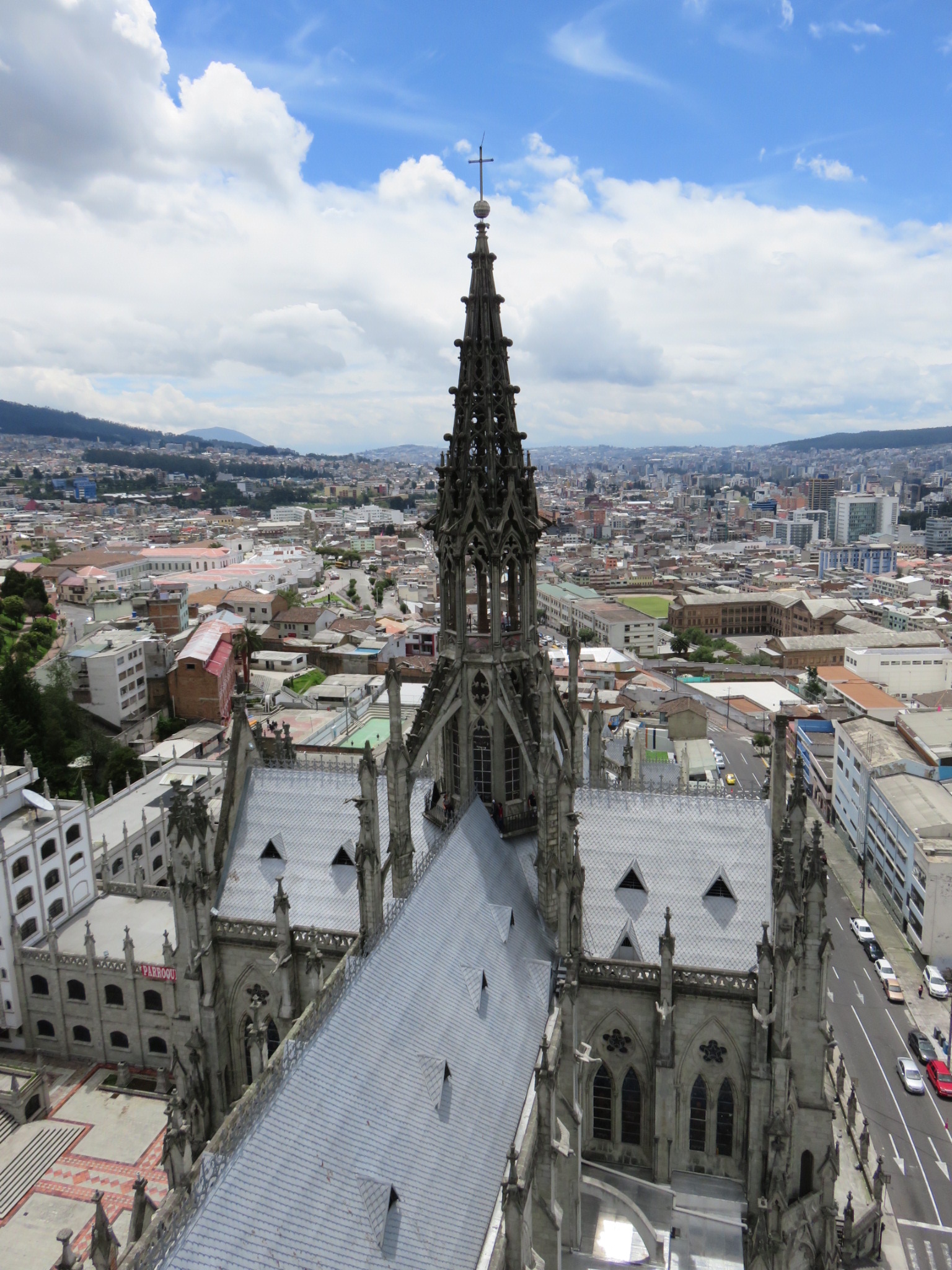 The centre of the earth, Quito Ecuador, Luckytrisarahtops, 1540x2050 HD Phone