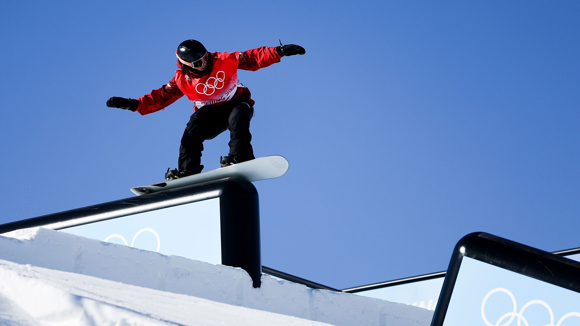 Mark McMorris, obstacle courses, air bags, train, 1920x1080 Full HD Desktop