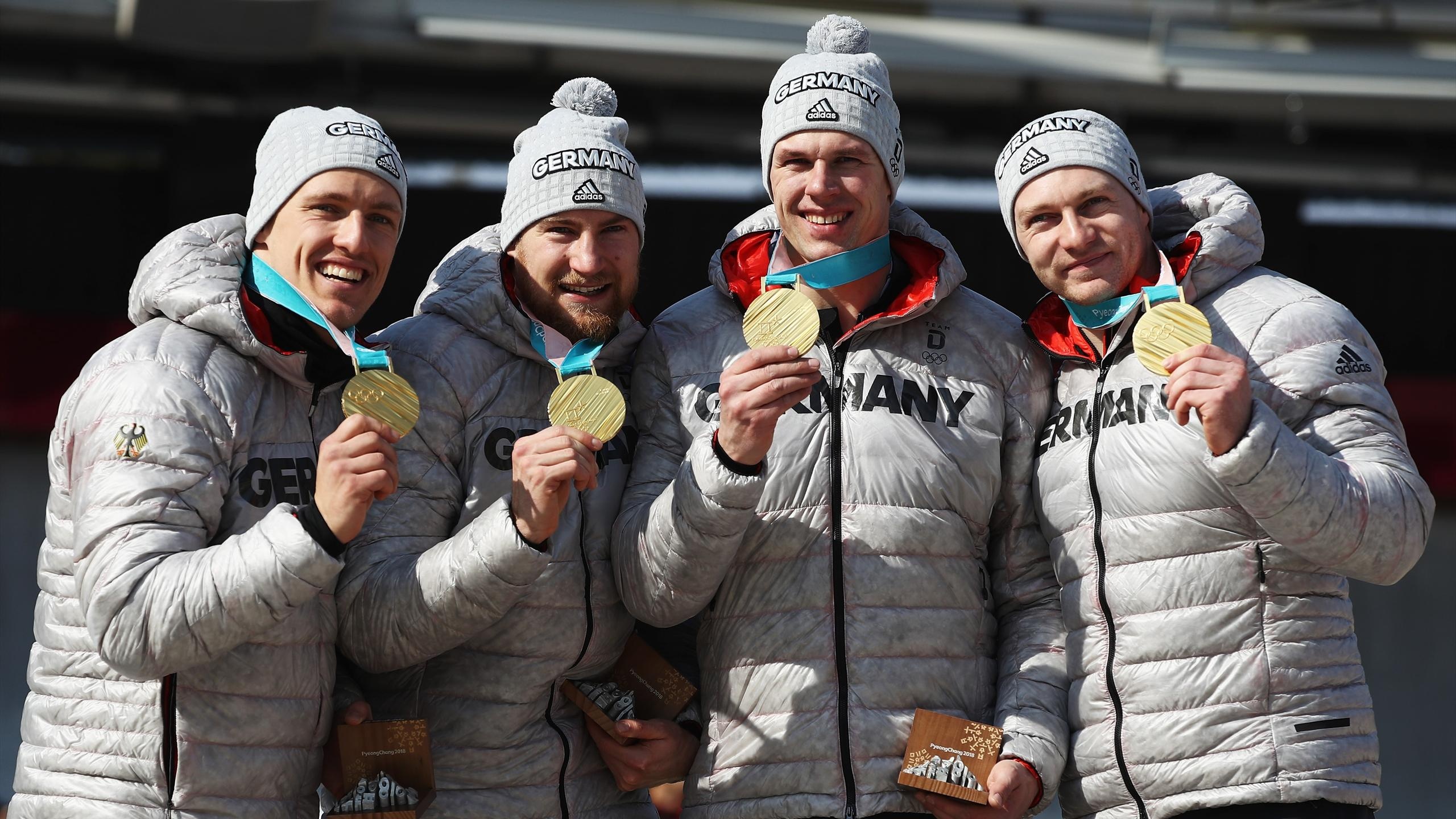 Olympic gold medal, Candy Bauer Wallpaper, 2560x1440 HD Desktop