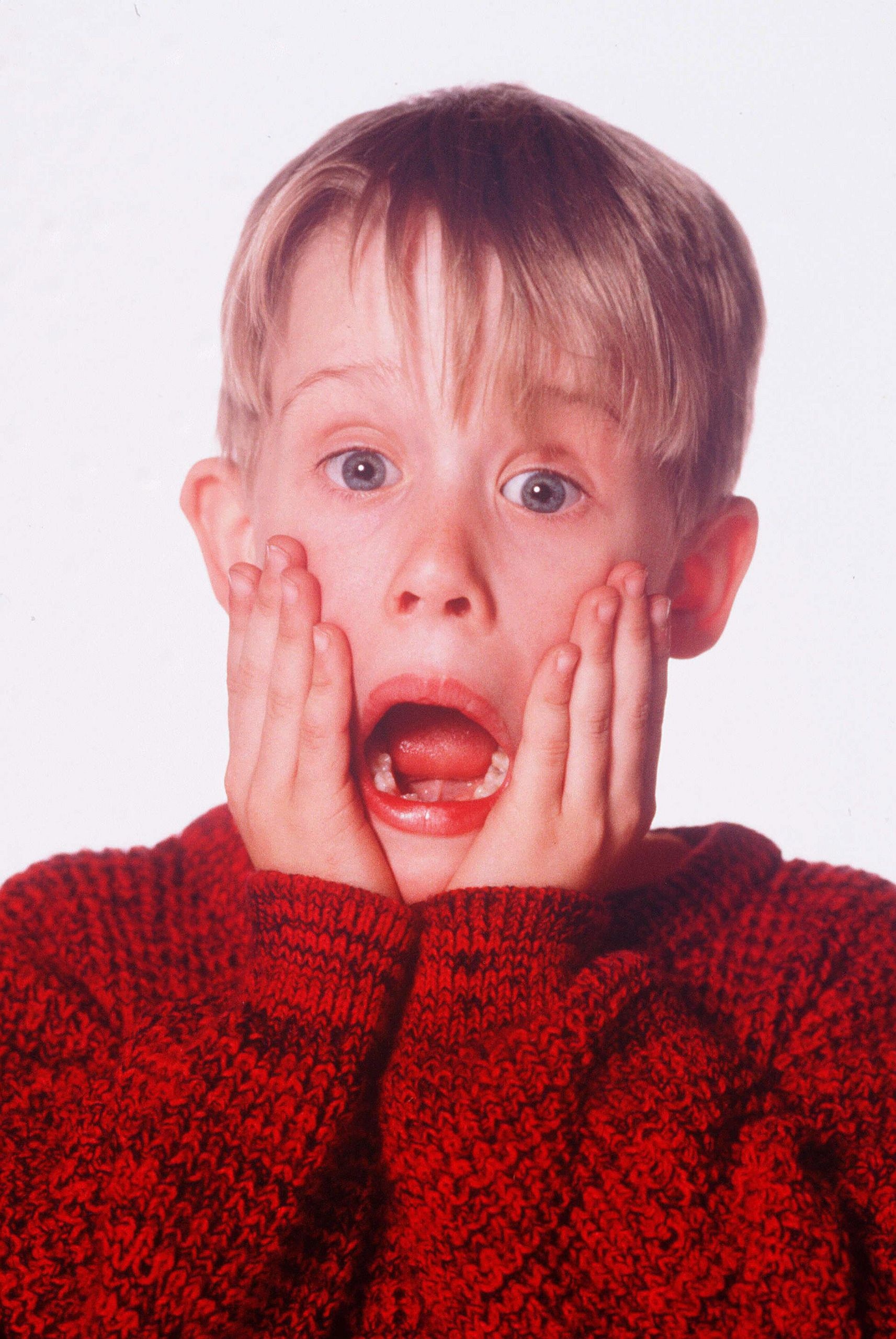 Home Alone 2, Holiday favorite, Festive wallpapers, Joyful family moments, 1720x2560 HD Phone