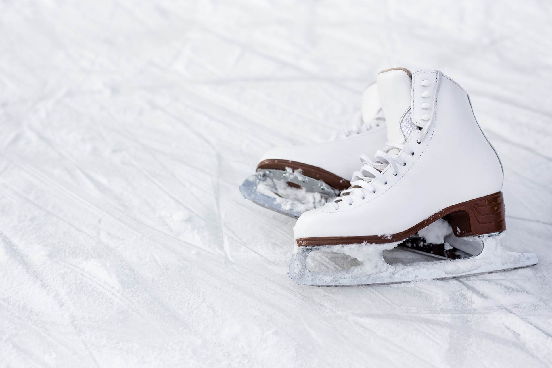 Tobogganing, Cross country skiing, Juffing Hotel, Tyrol, 1920x1280 HD Desktop