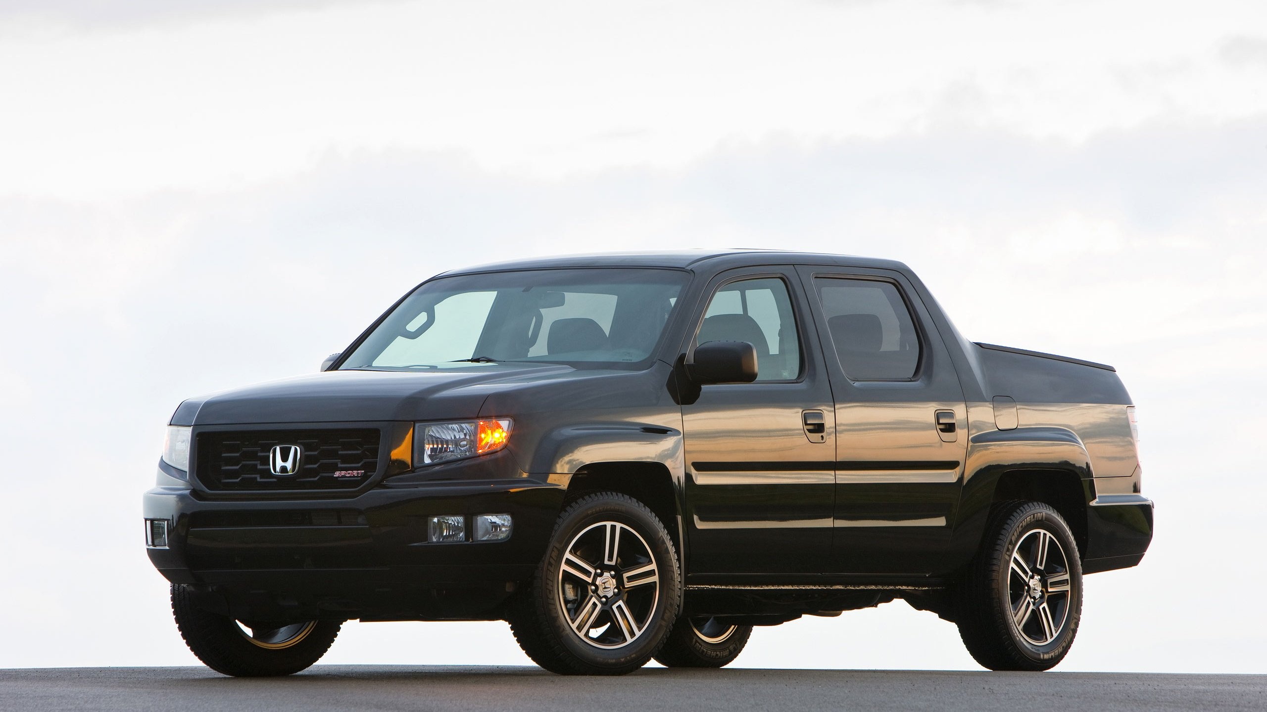 Honda Ridgeline, 4WD car wallpaper, Spacious pickup truck, Adventure-ready, 2560x1440 HD Desktop